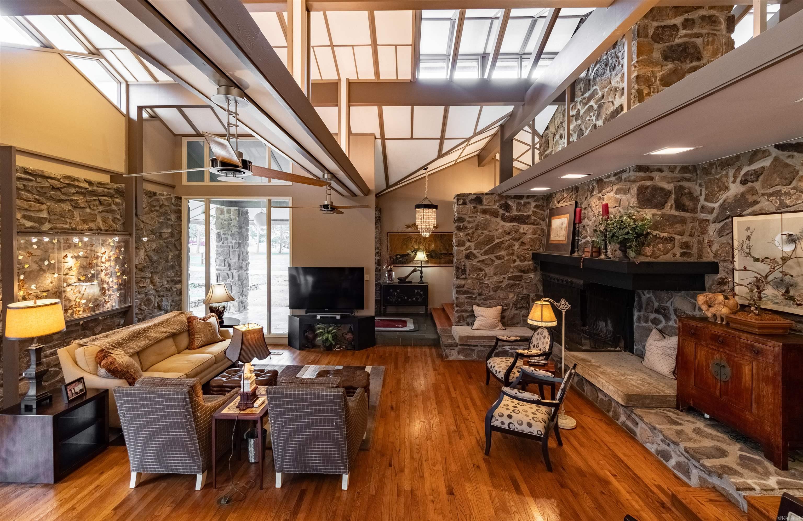1401 E Main Street