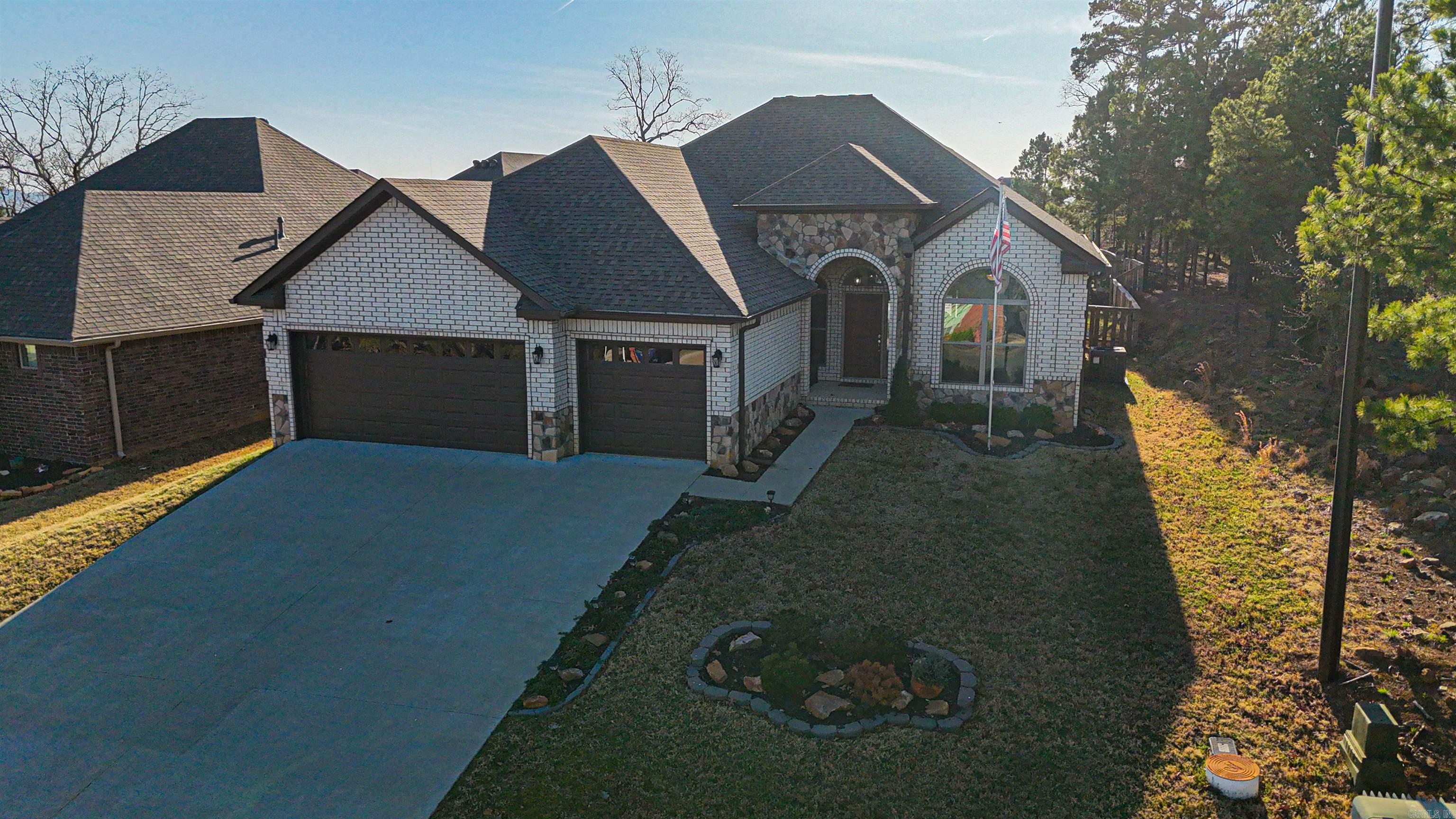 133 Majestic Circle