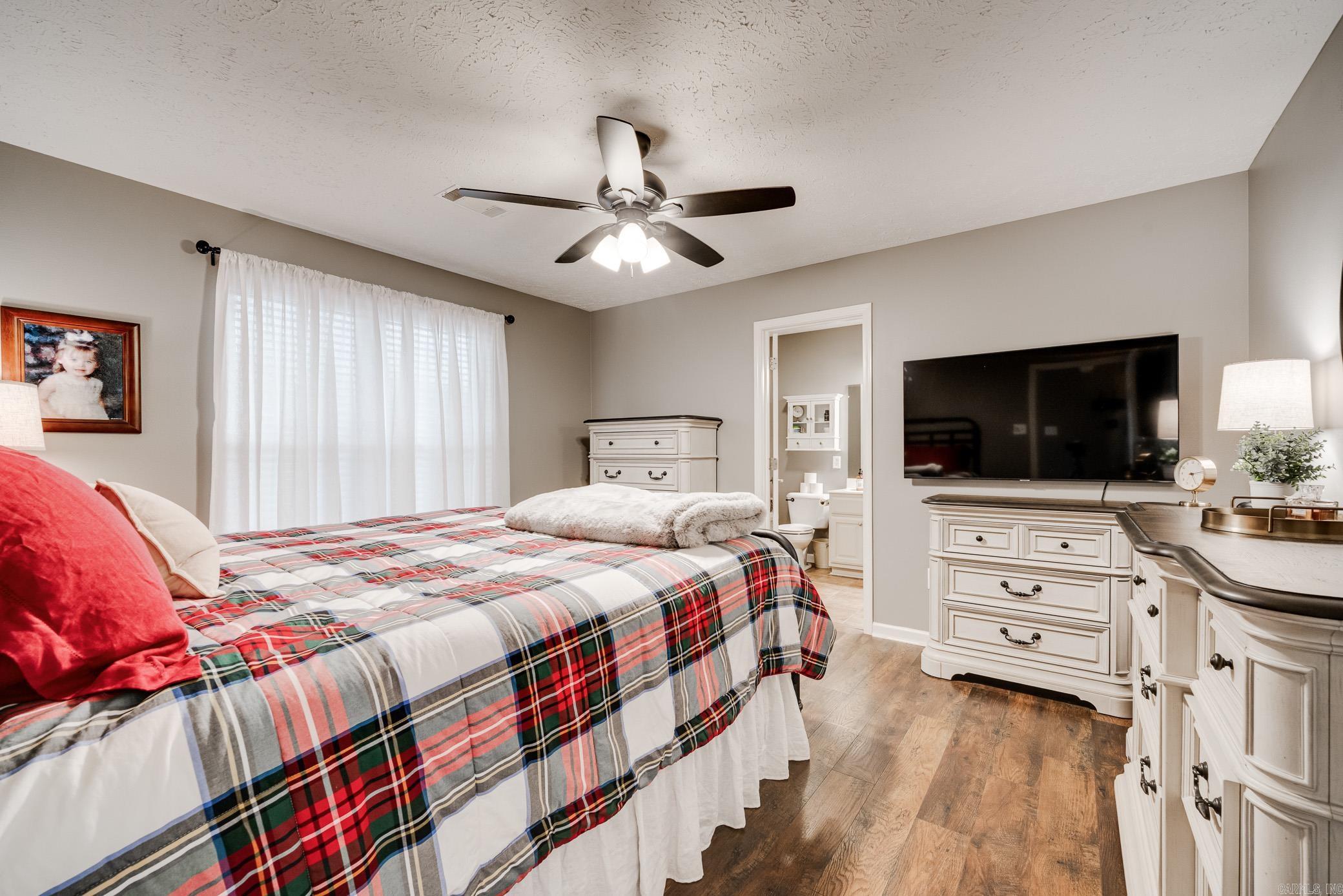 2805 Makenzie