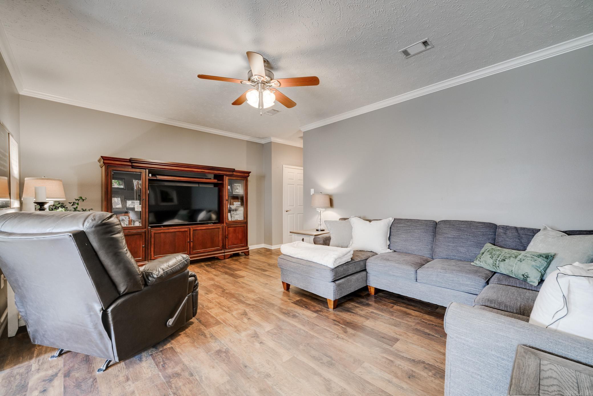 2805 Makenzie