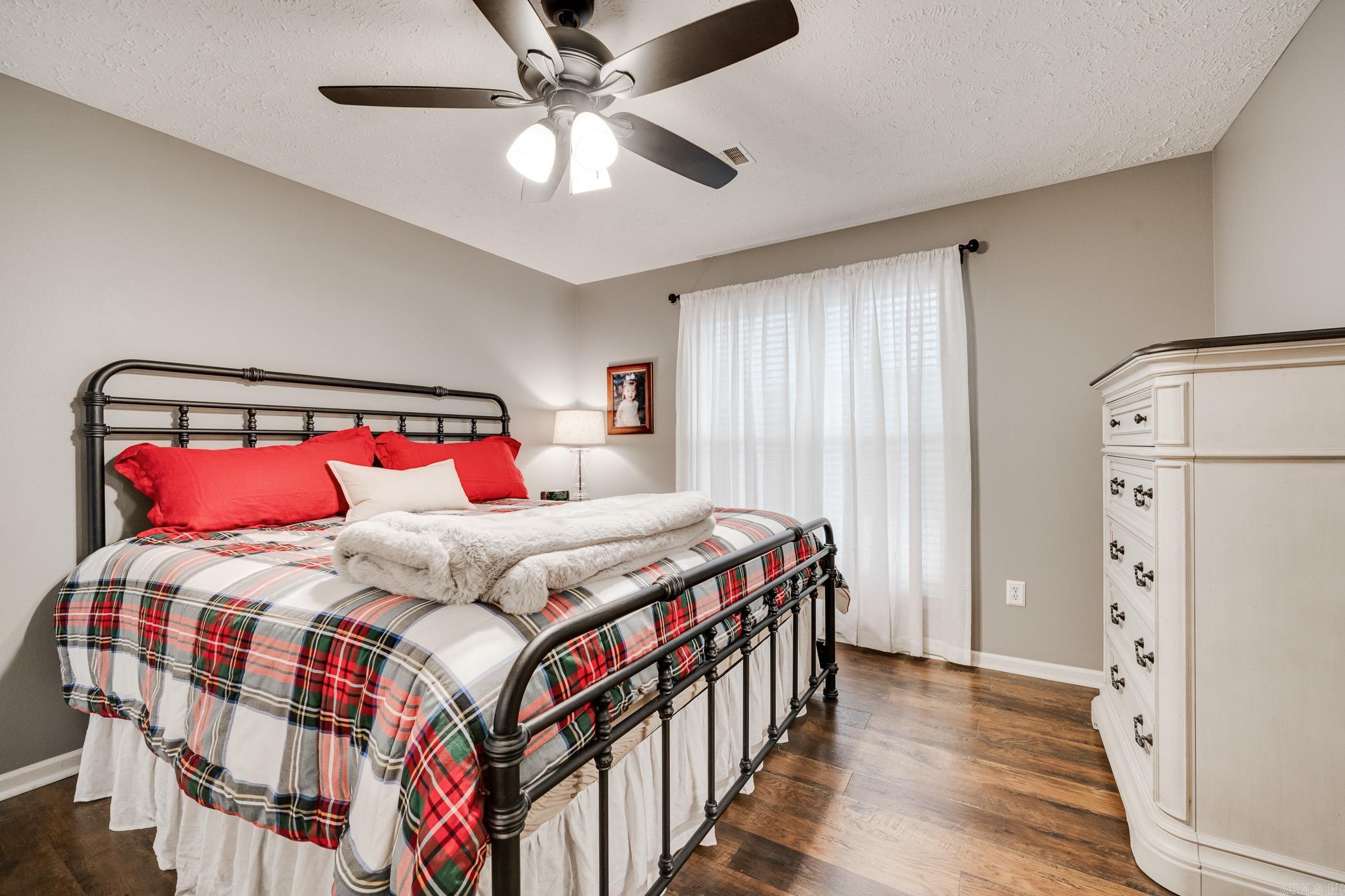 2805 Makenzie