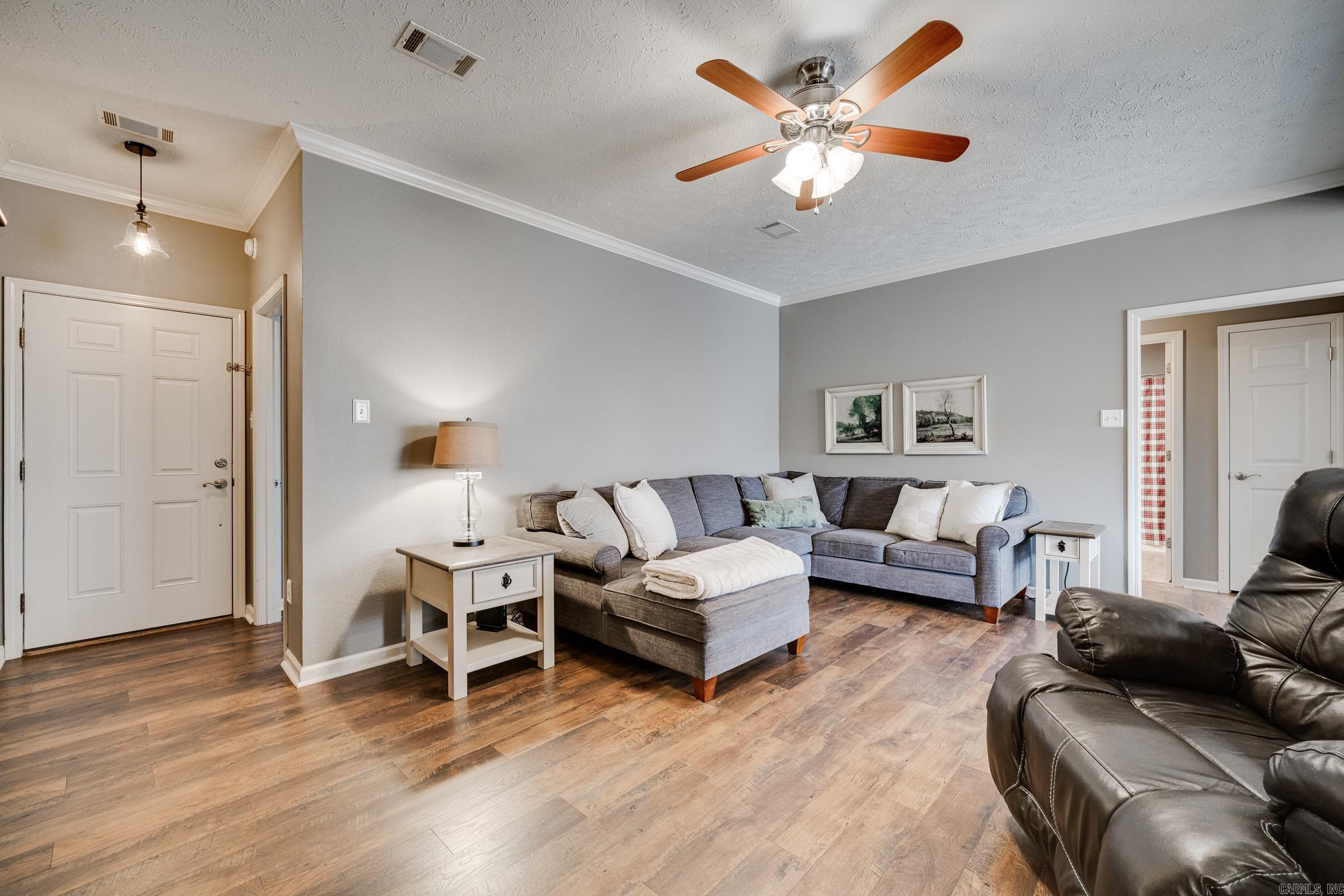 2805 Makenzie