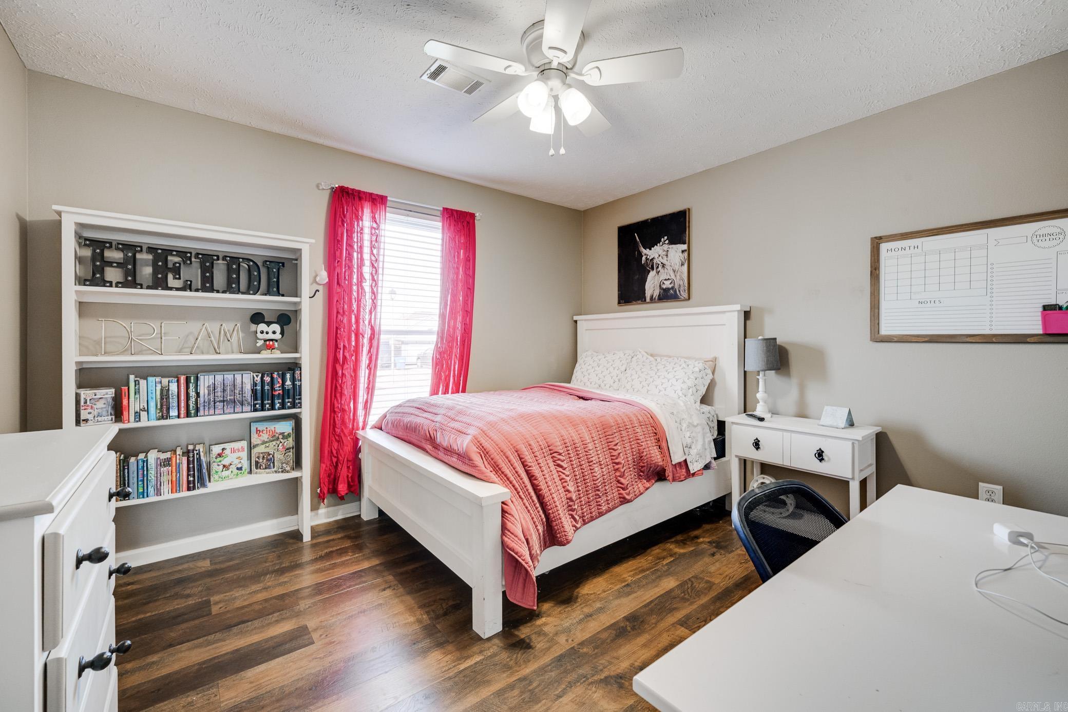 2805 Makenzie
