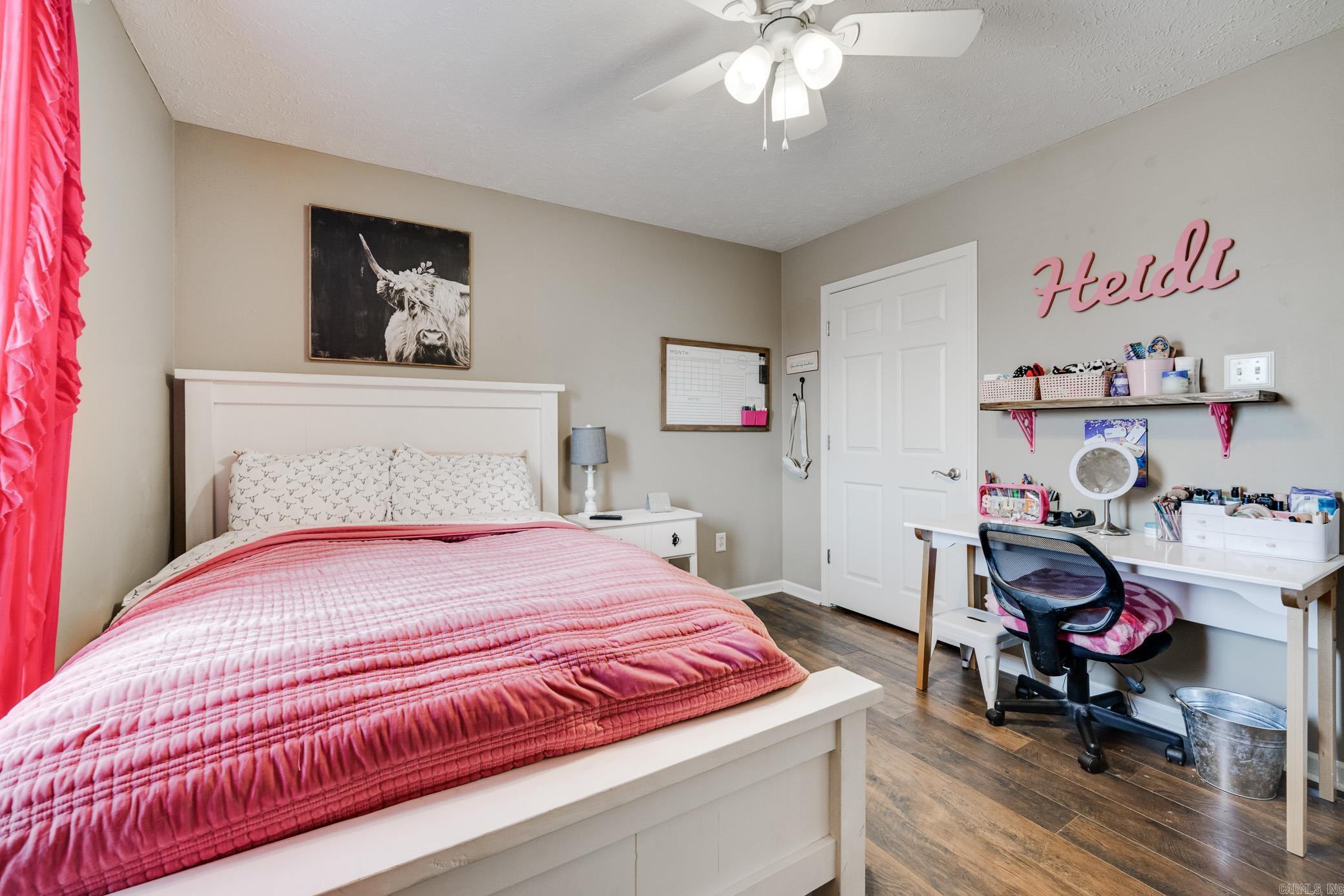 2805 Makenzie