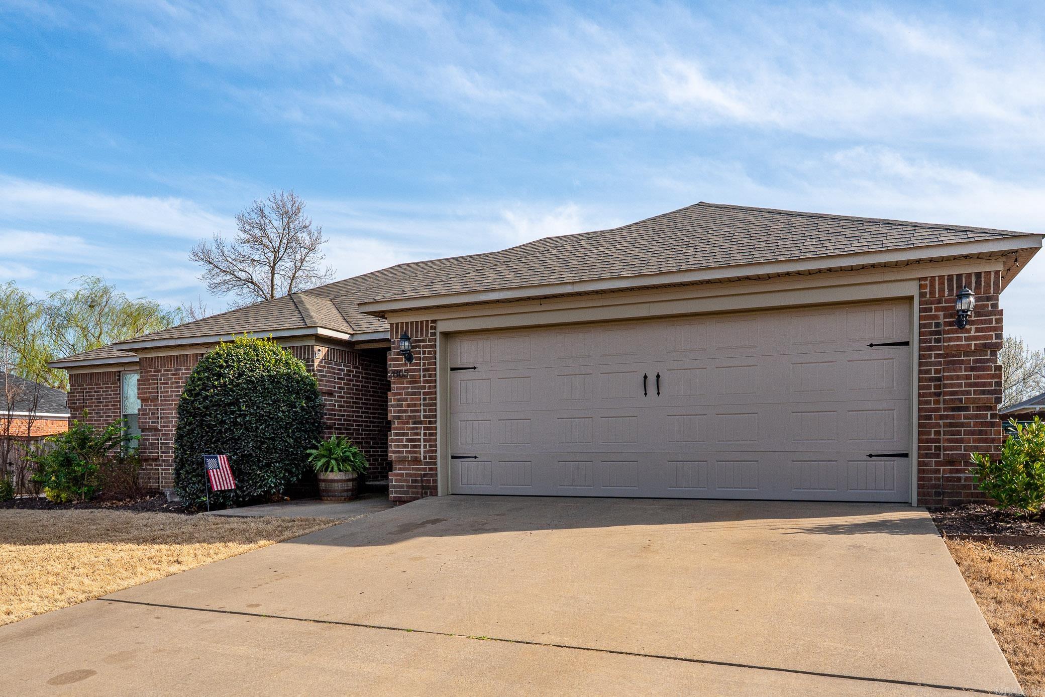 2805 Makenzie