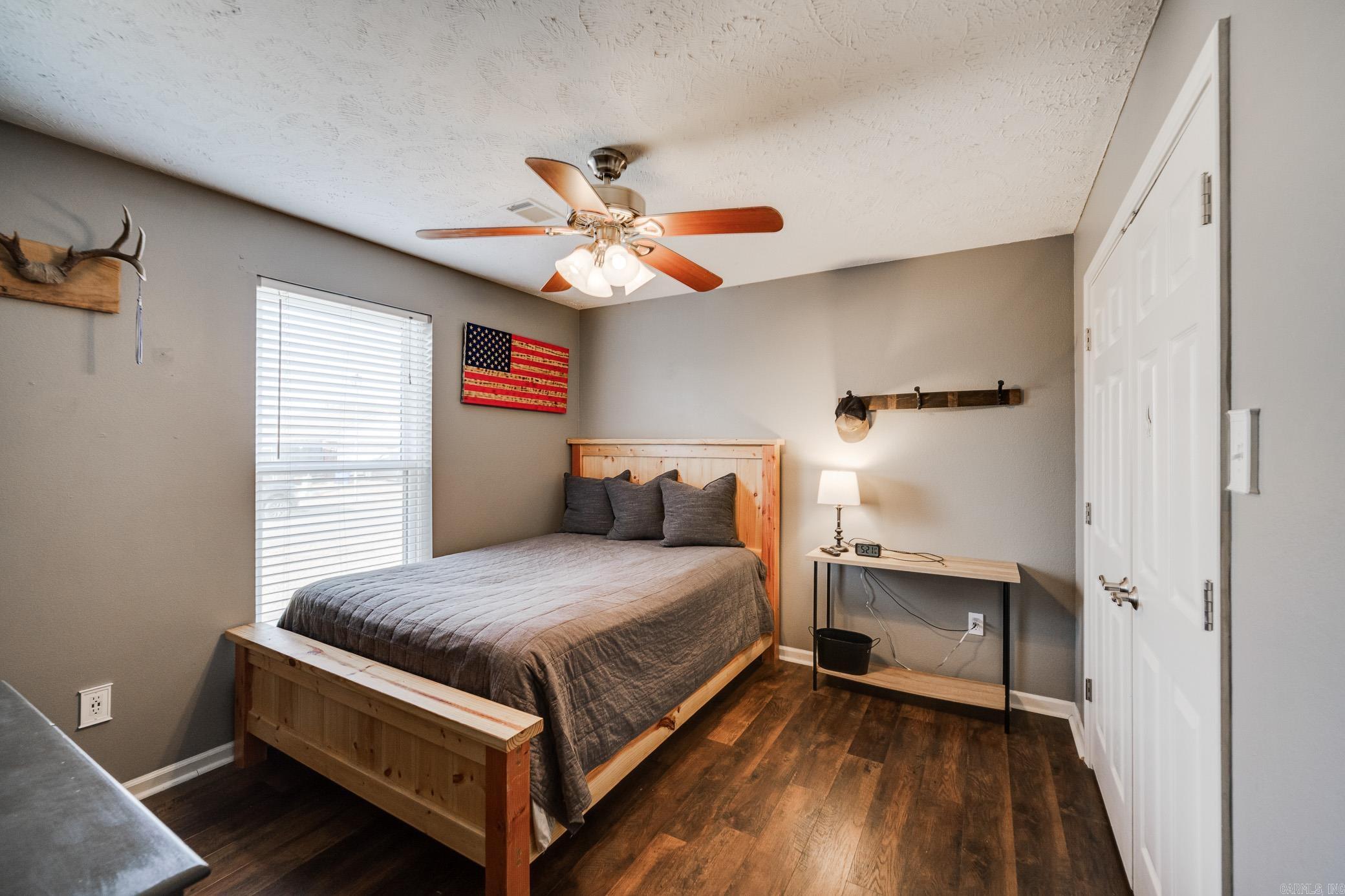 2805 Makenzie