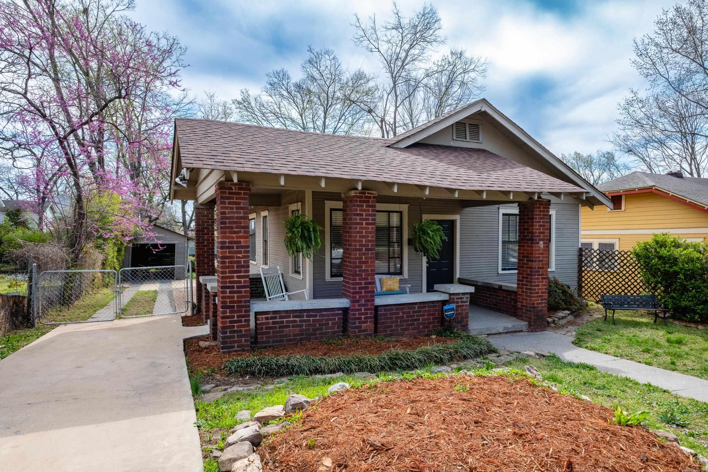 207 Dennison Street