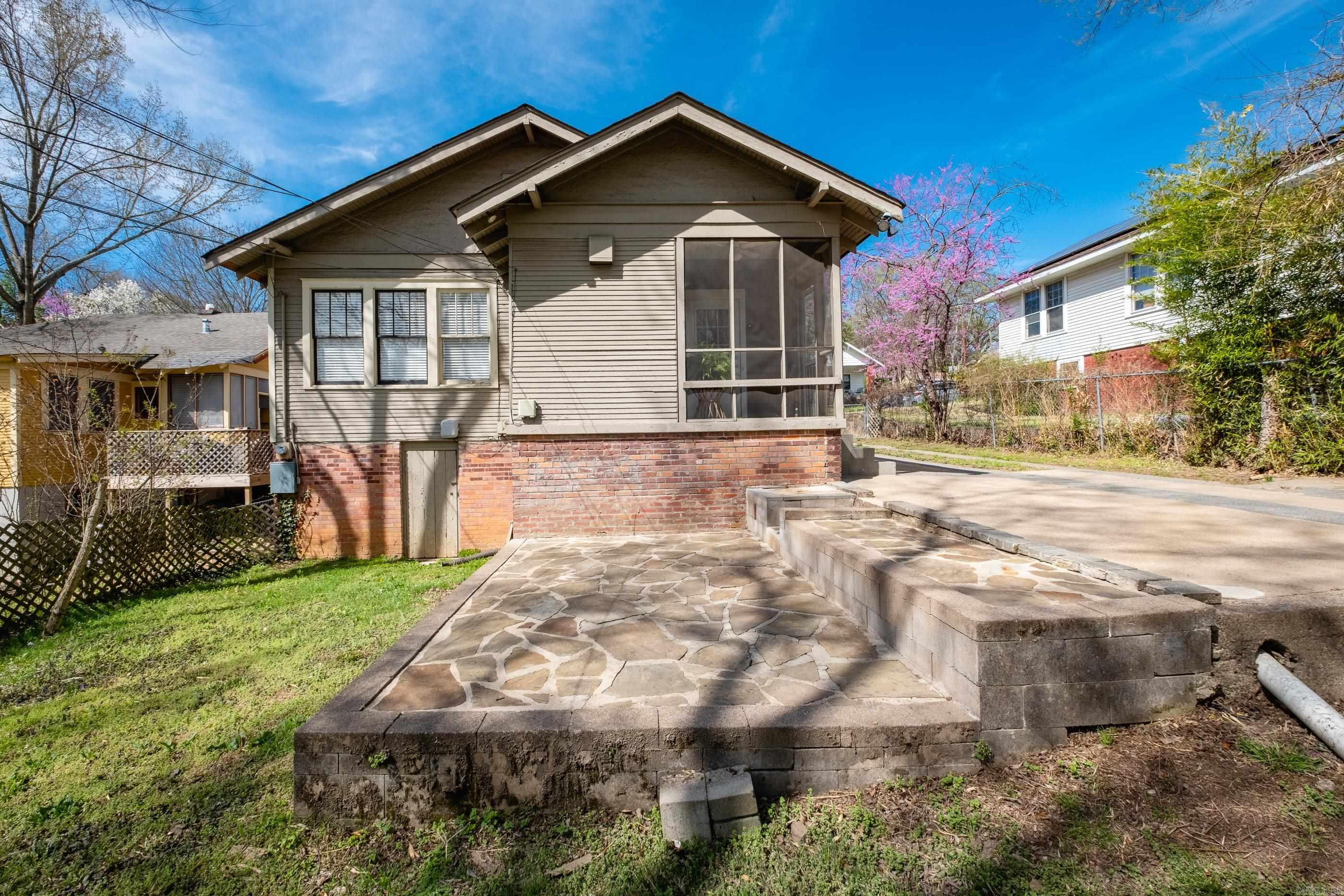 207 Dennison Street