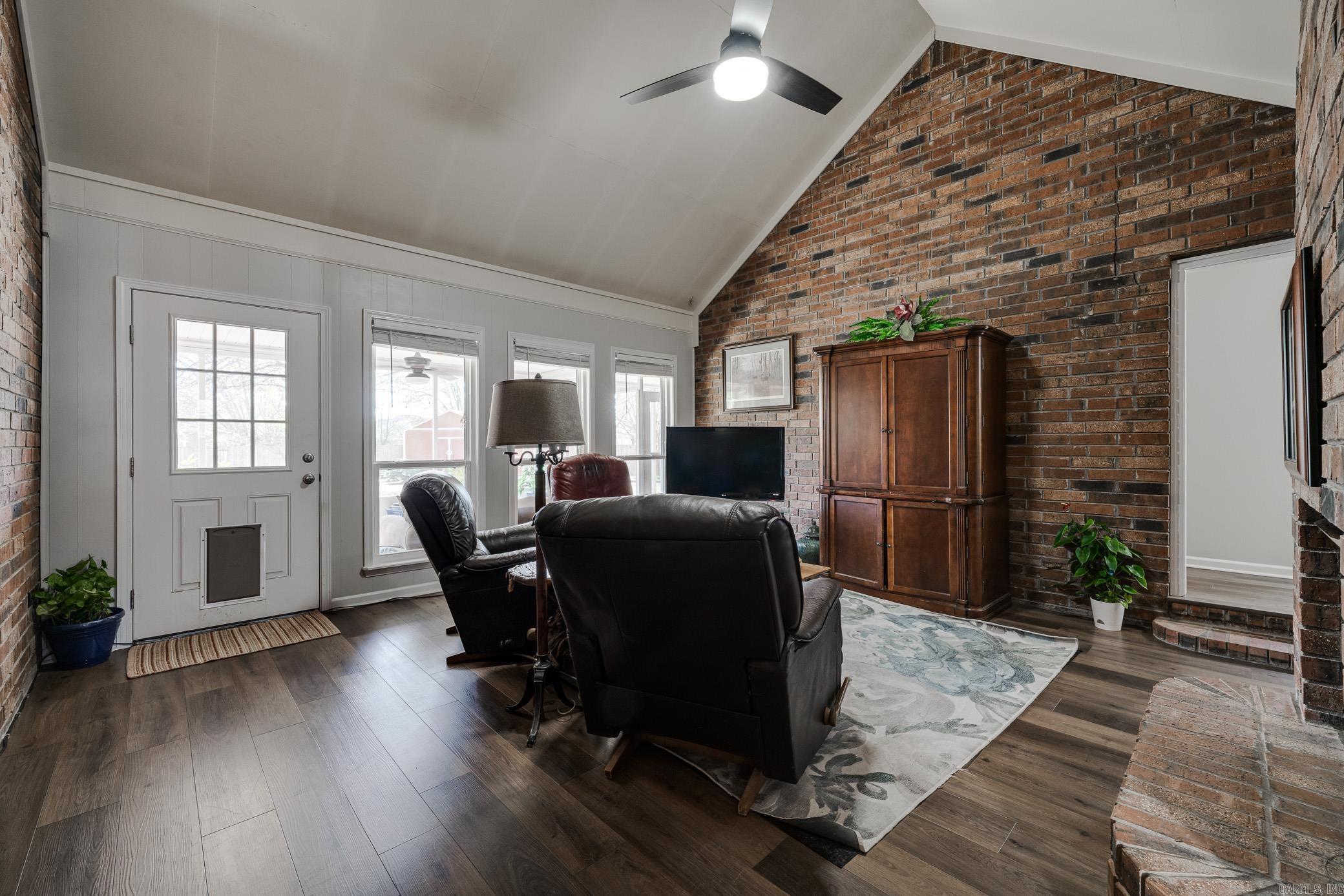 2105 Maplewood Drive