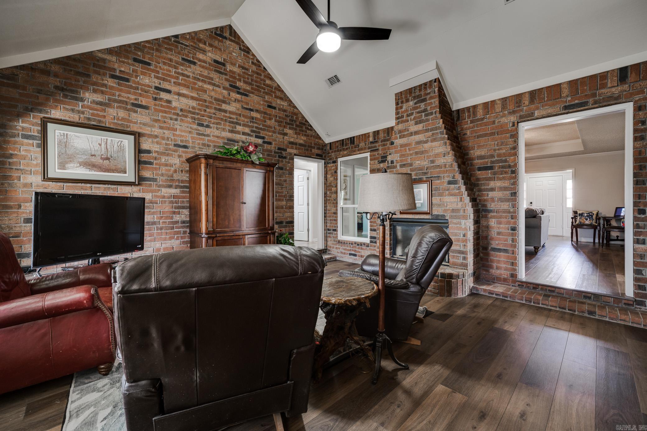 2105 Maplewood Drive