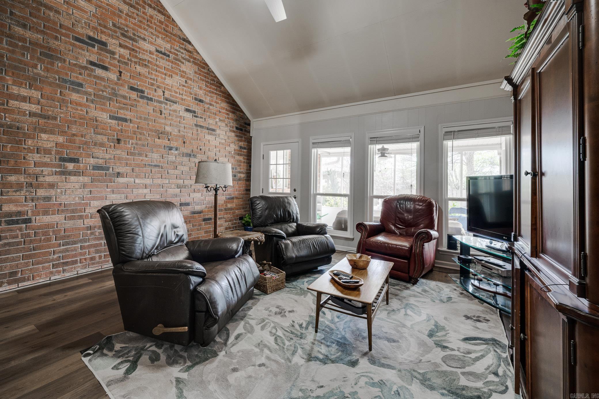 2105 Maplewood Drive
