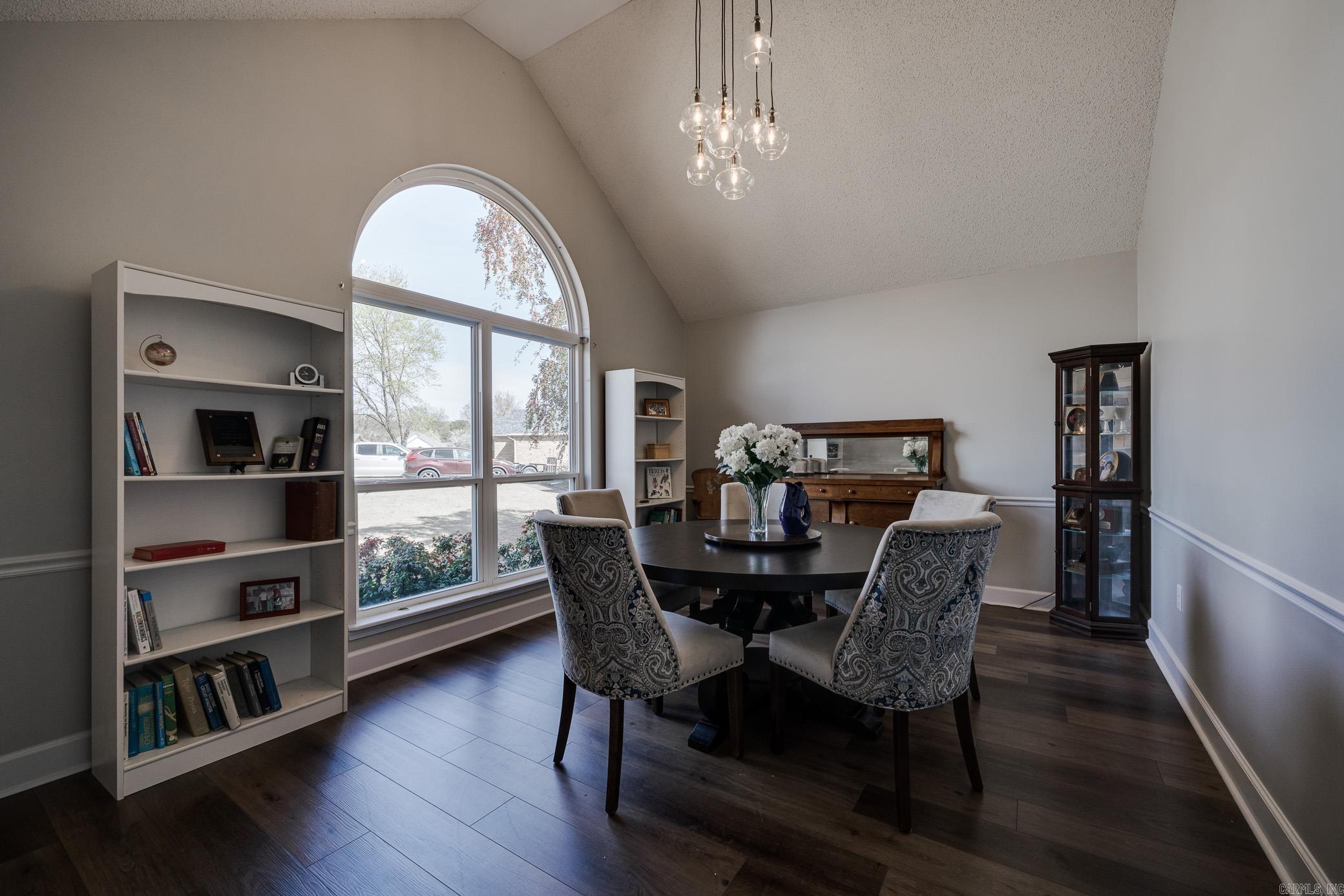2105 Maplewood Drive