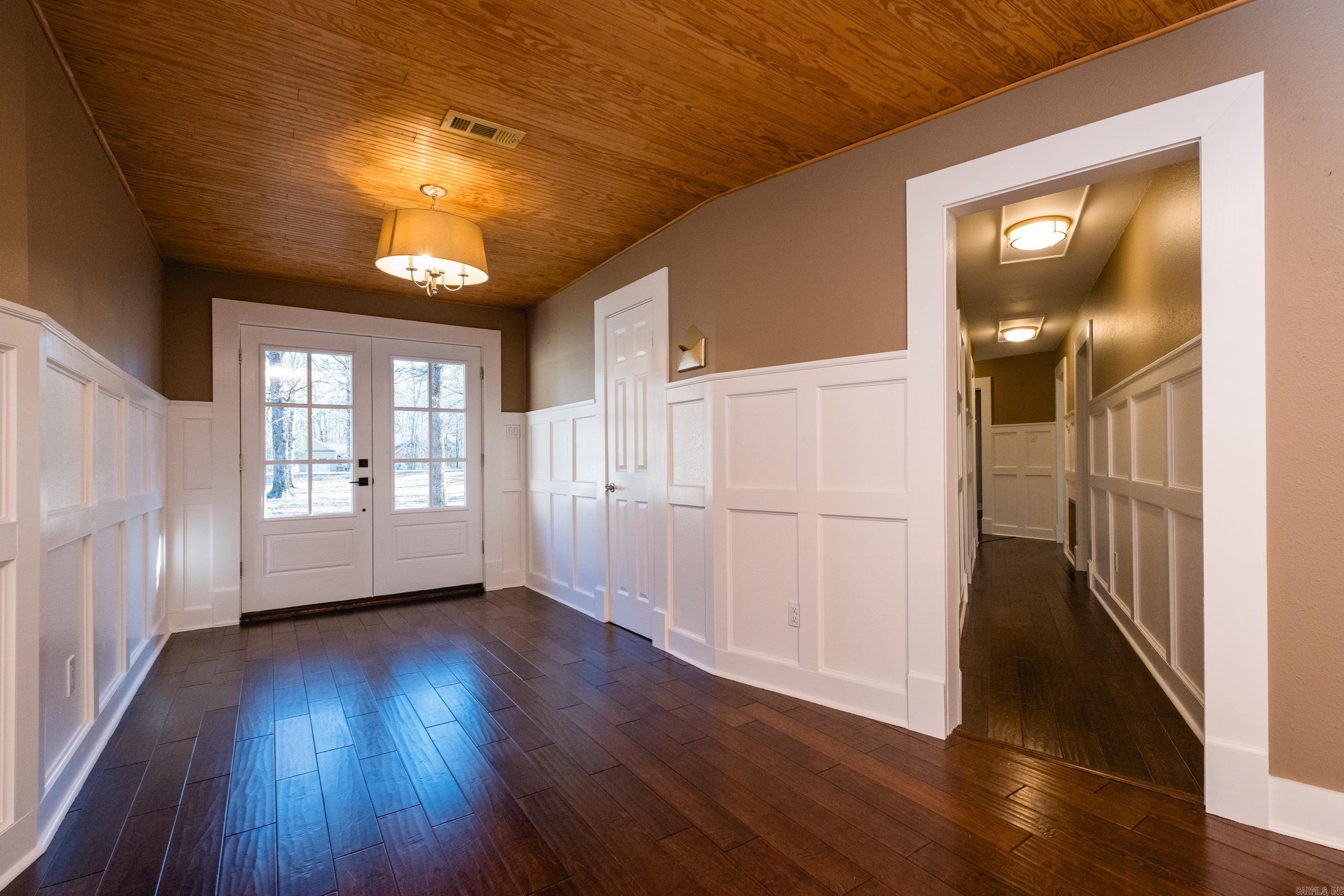 1502 Hickory Drive