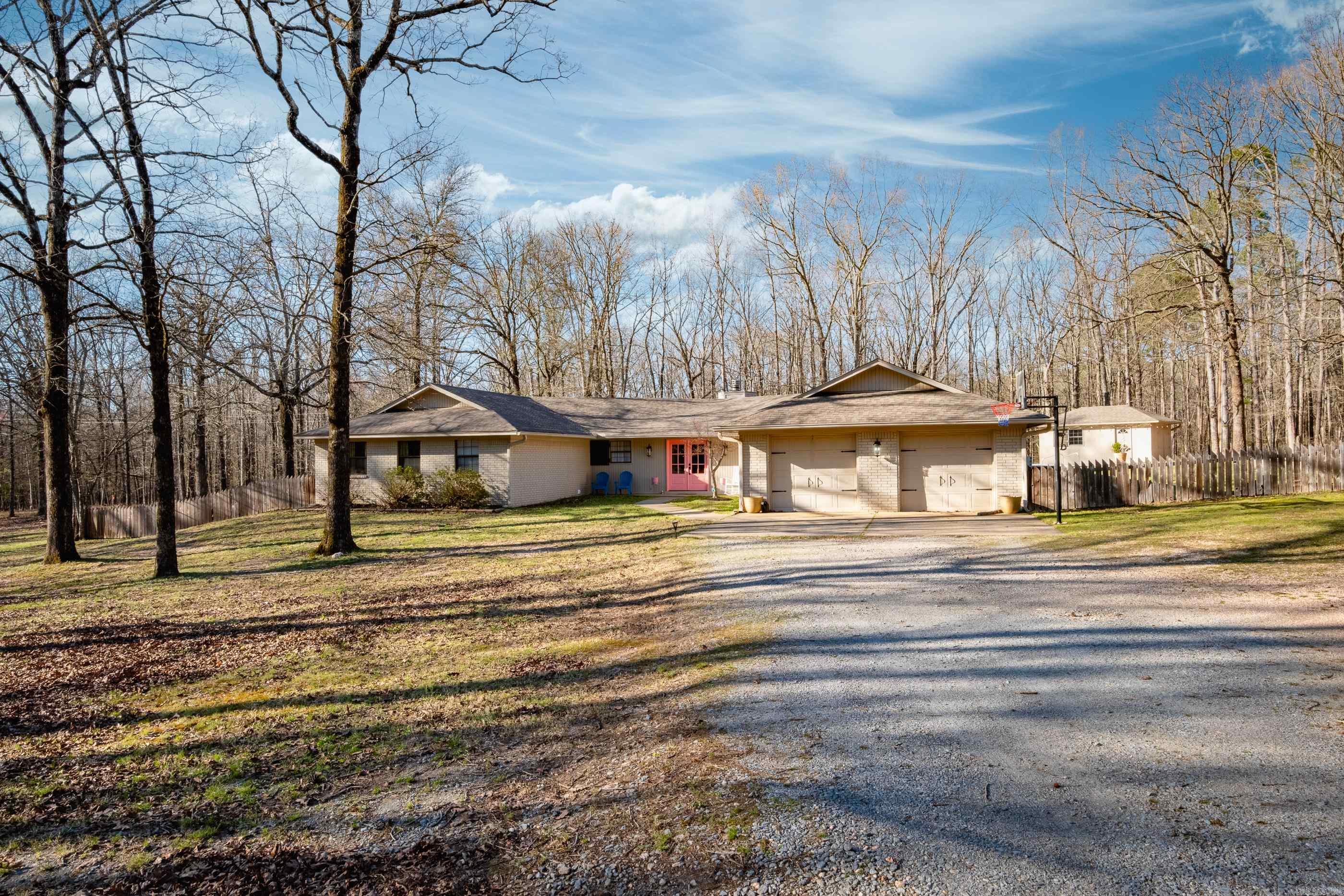 1502 Hickory Drive