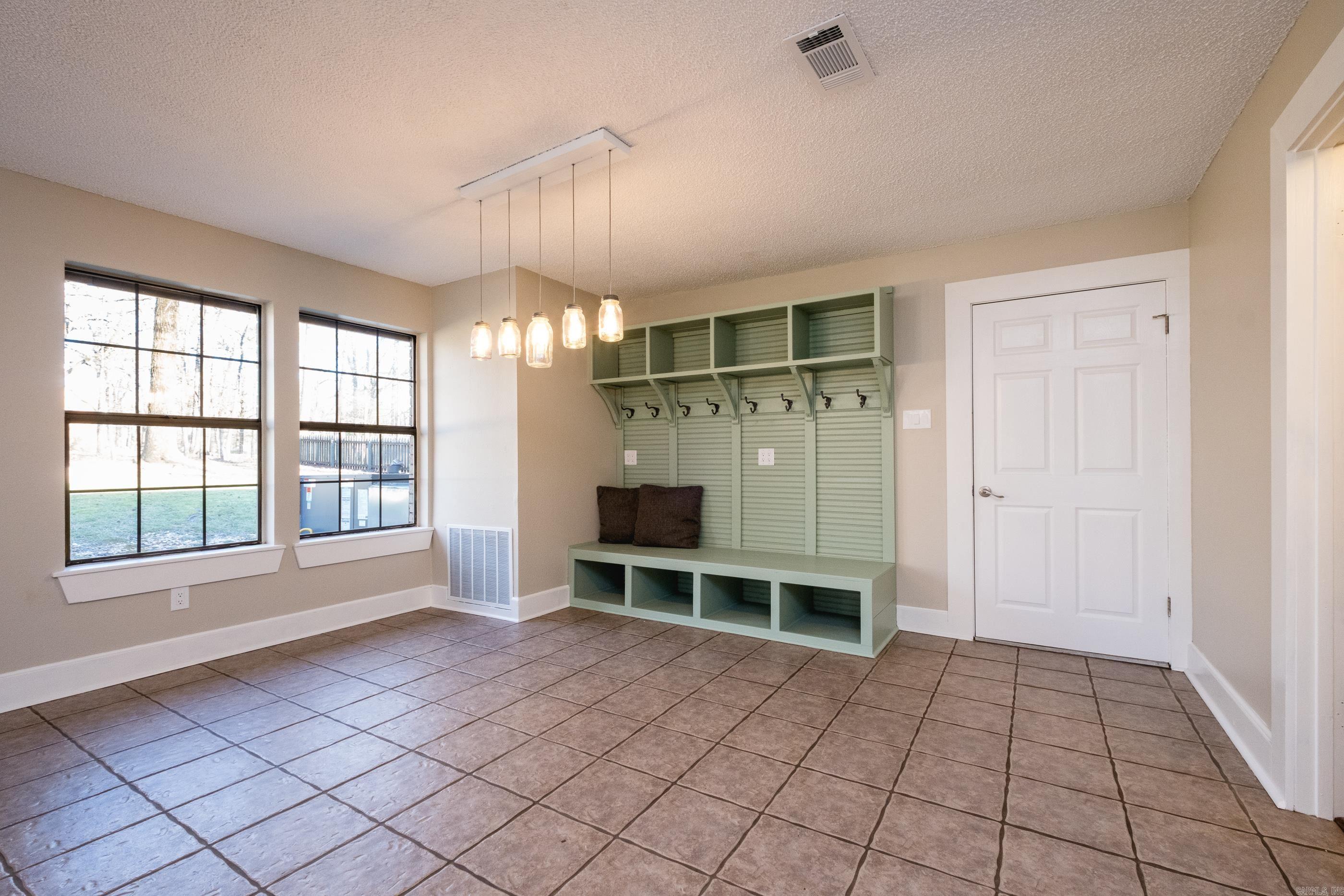 1502 Hickory Drive