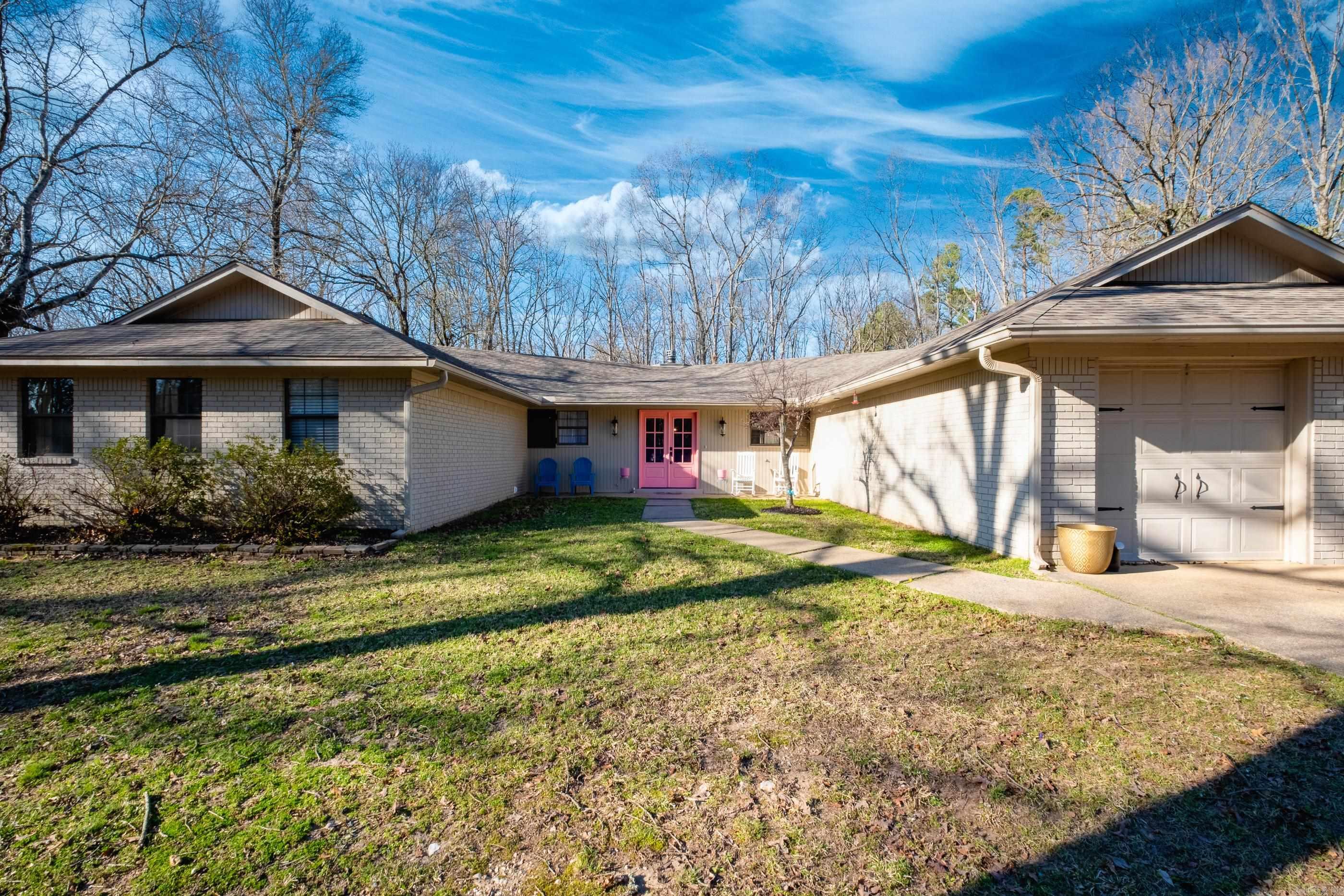 1502 Hickory Drive
