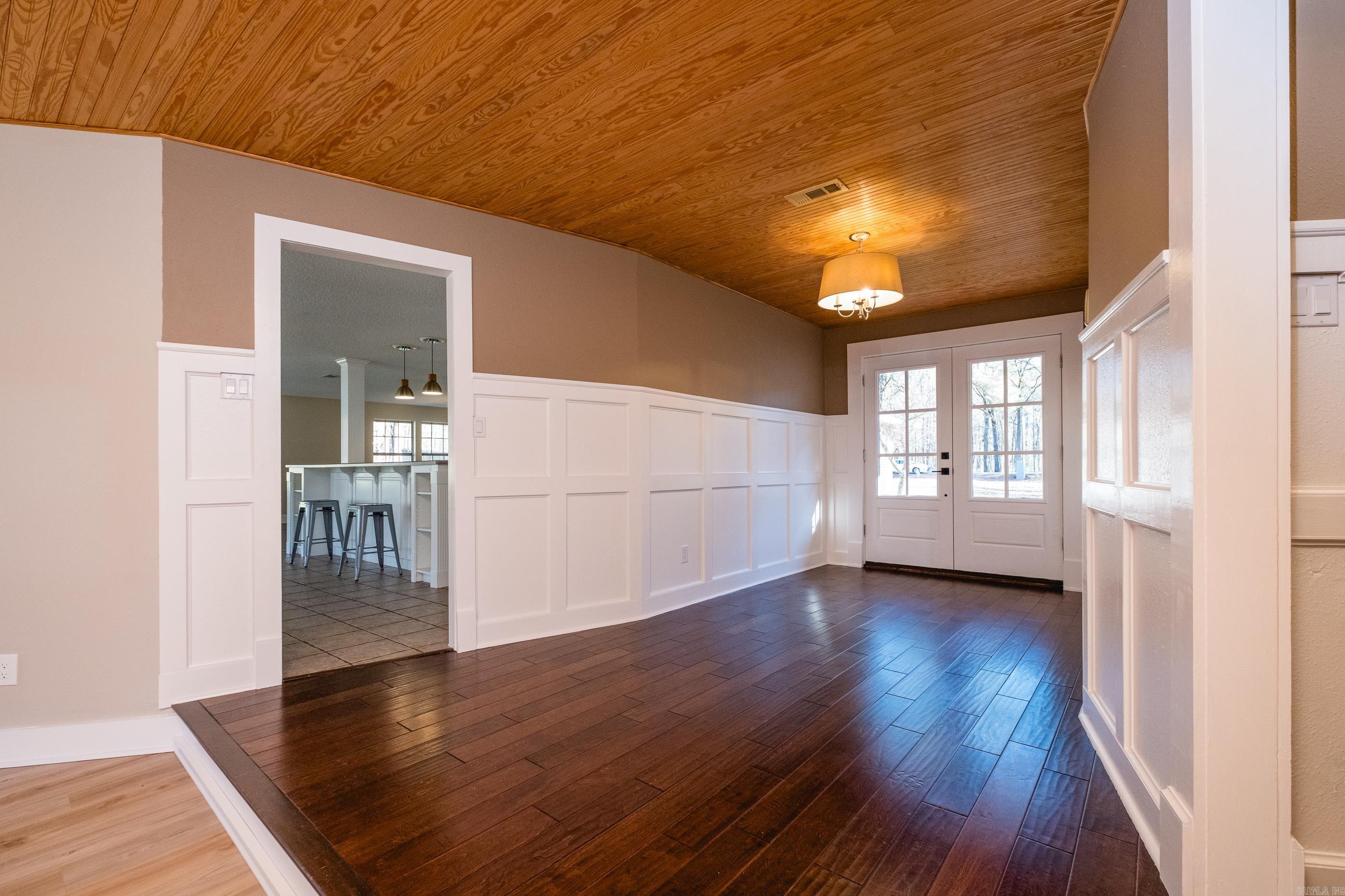 1502 Hickory Drive