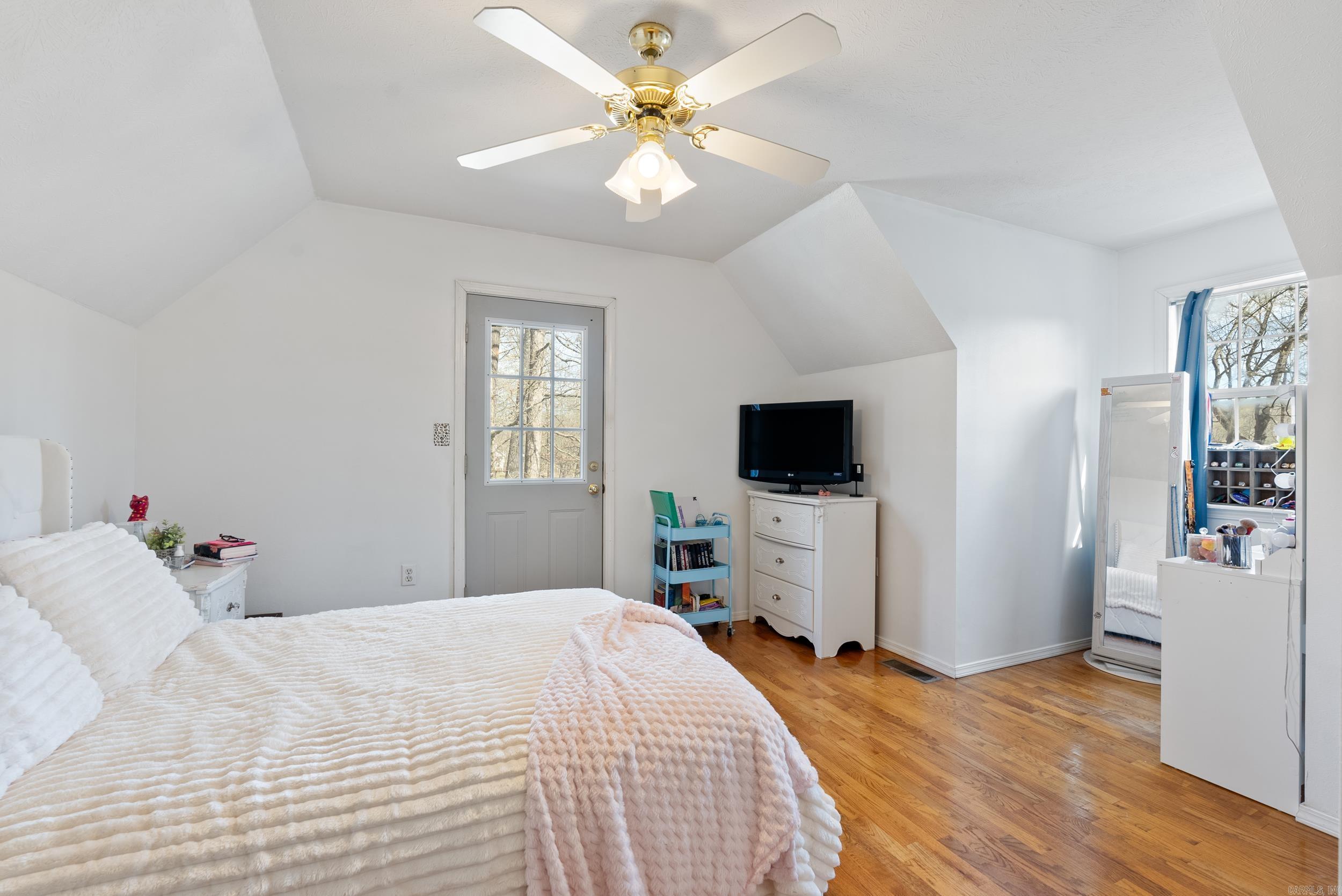 8 Allen Point