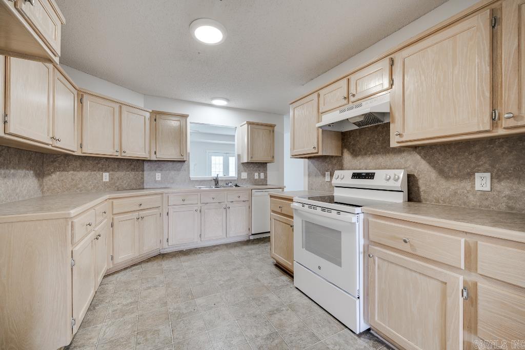 323 Lamplighter Drive