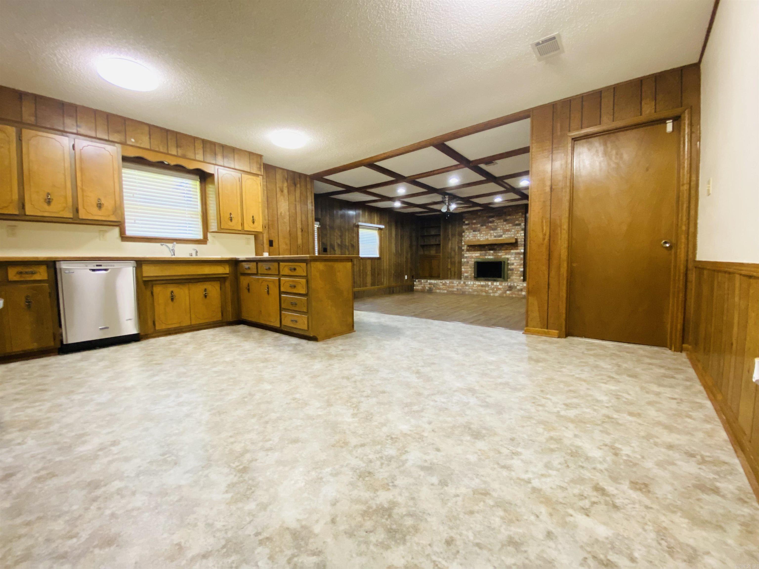 6905 Quail Run Drive