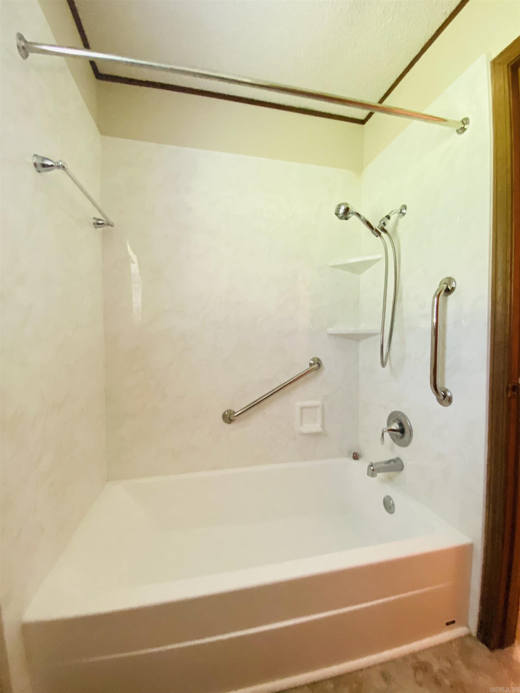 6905 Quail Run Drive