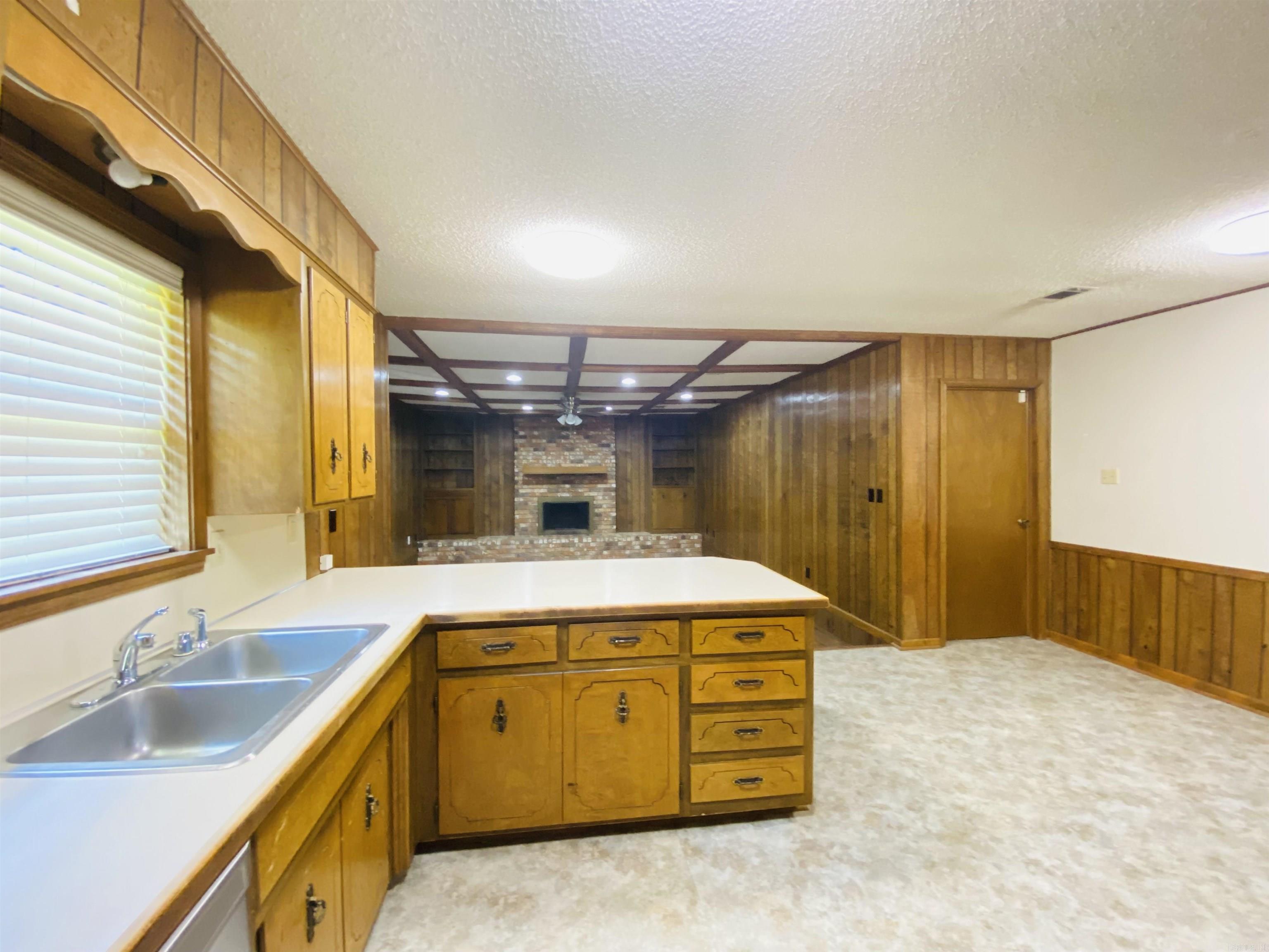 6905 Quail Run Drive