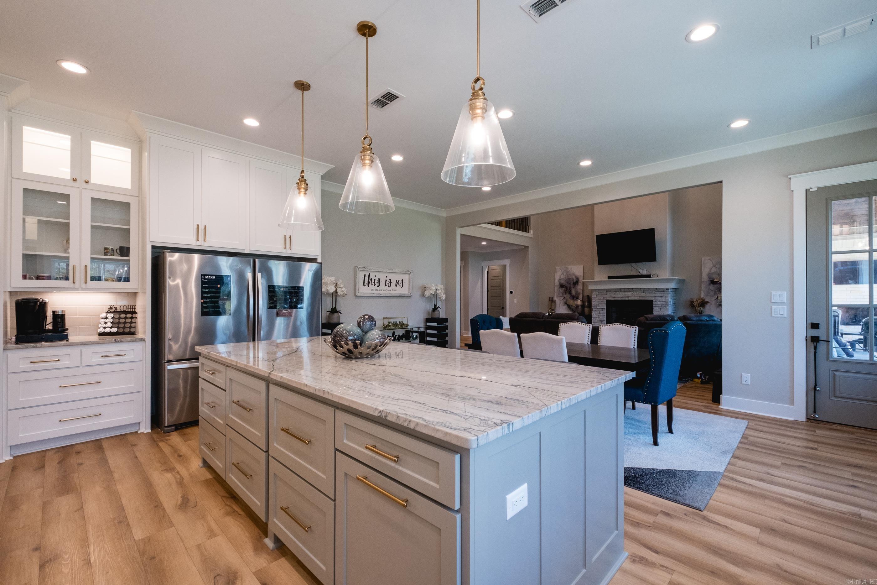 2072 Mohegan Trail
