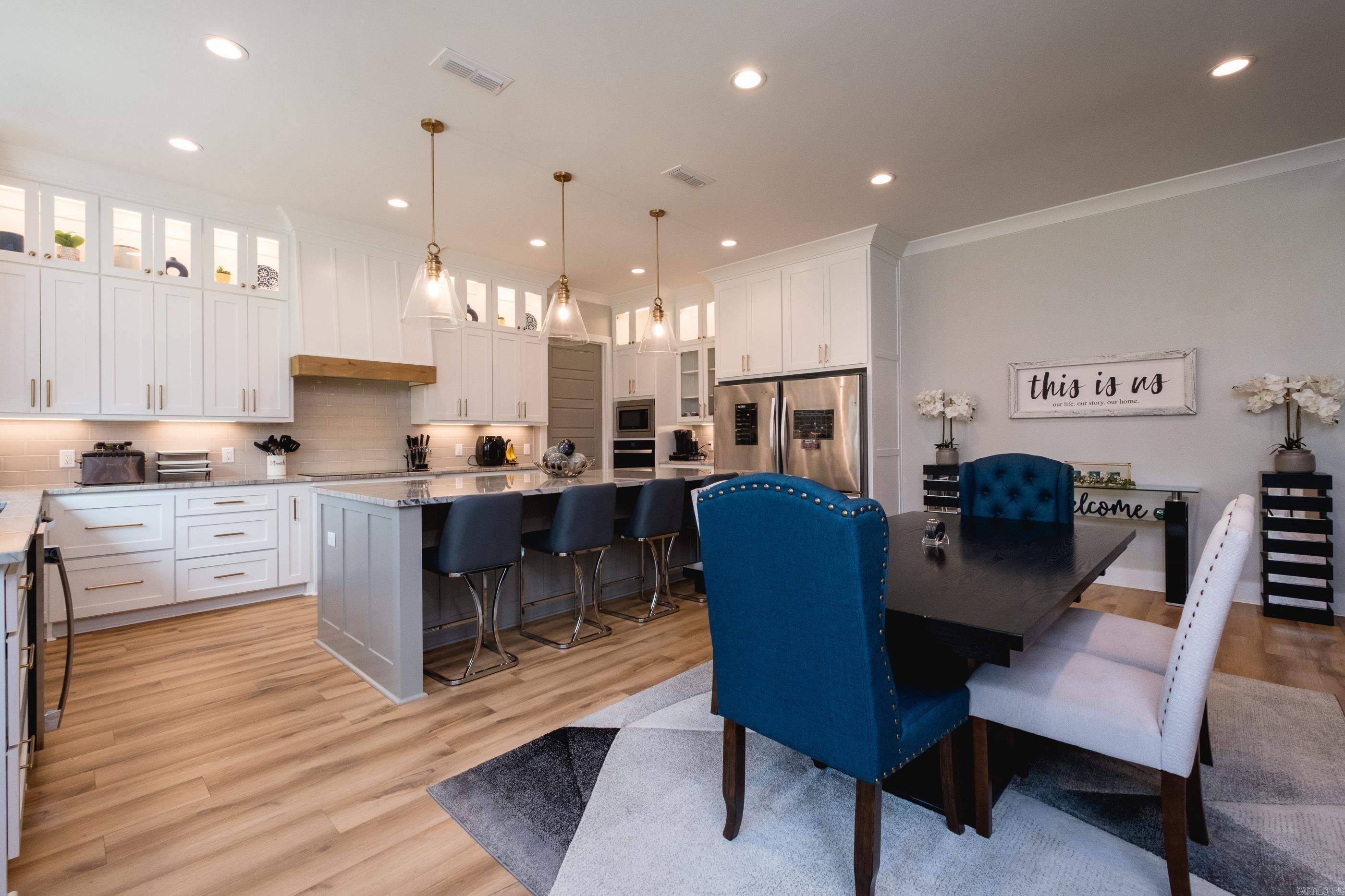 2072 Mohegan Trail