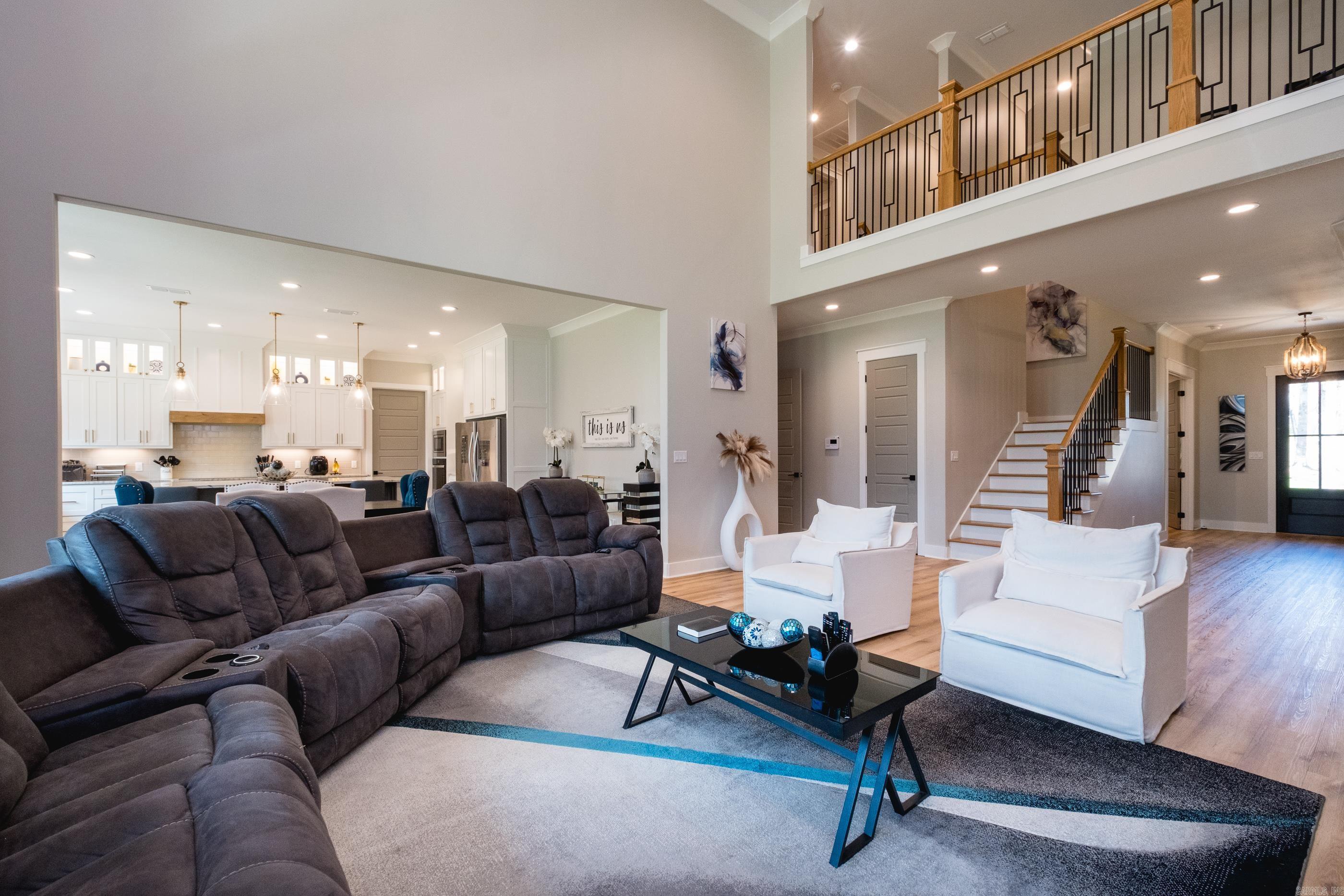 2072 Mohegan Trail