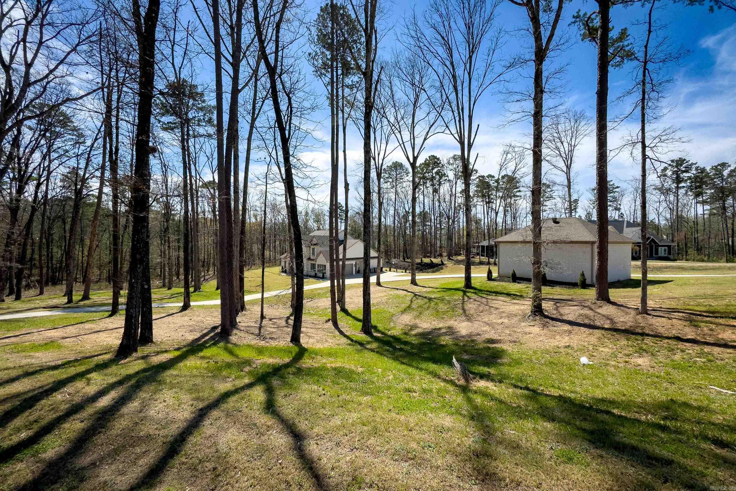 2072 Mohegan Trail
