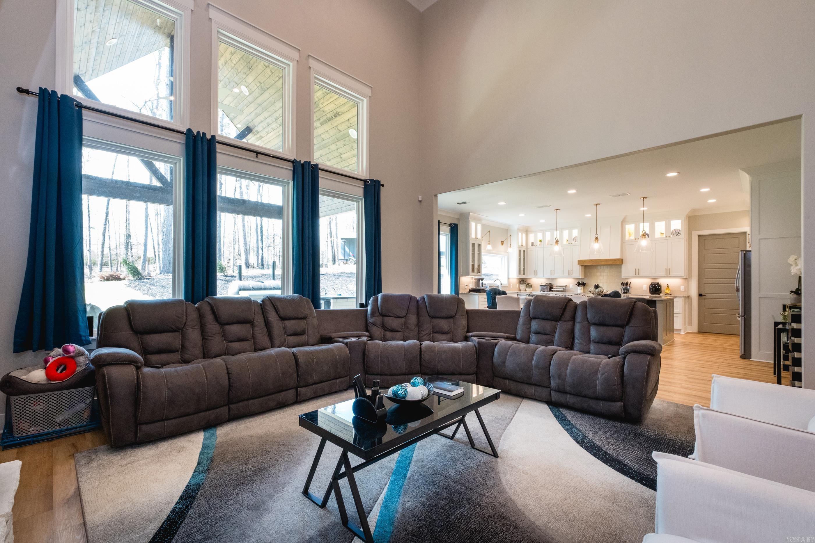 2072 Mohegan Trail