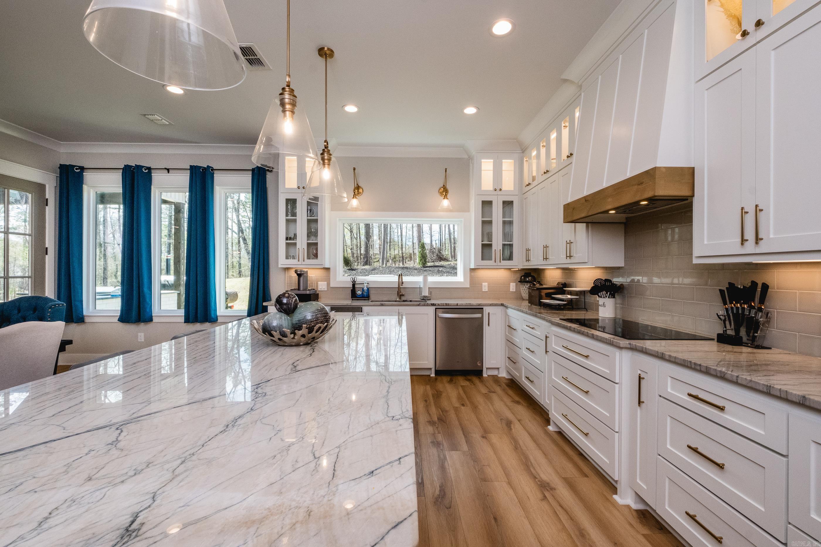 2072 Mohegan Trail