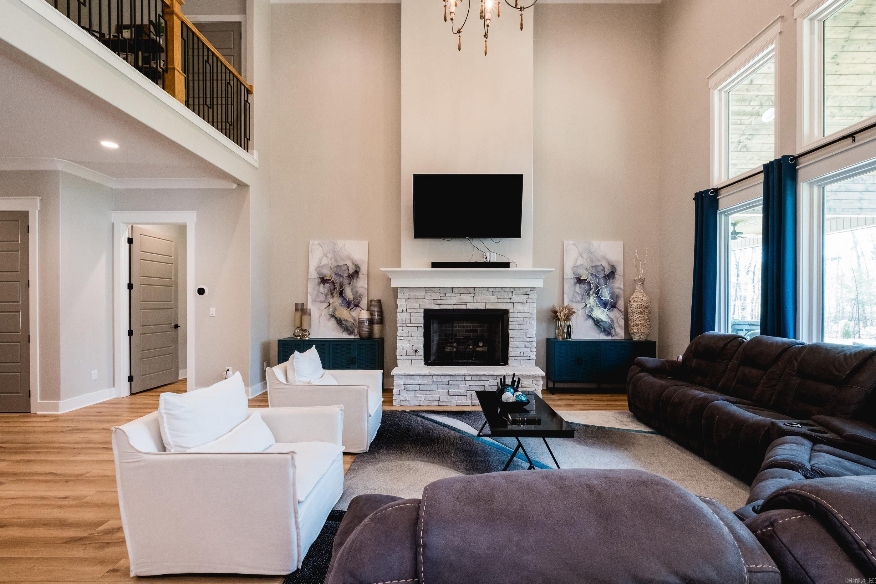 2072 Mohegan Trail