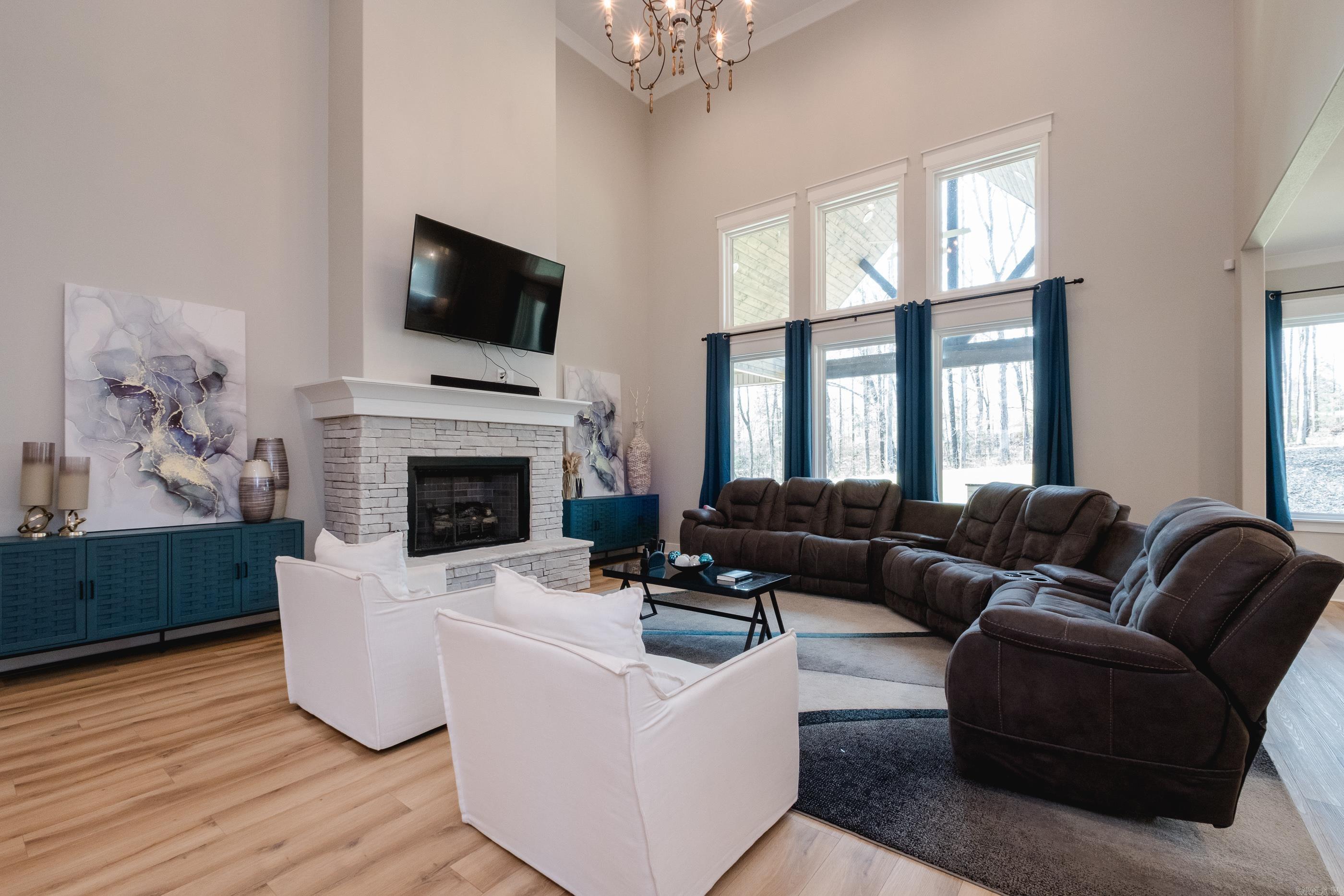 2072 Mohegan Trail