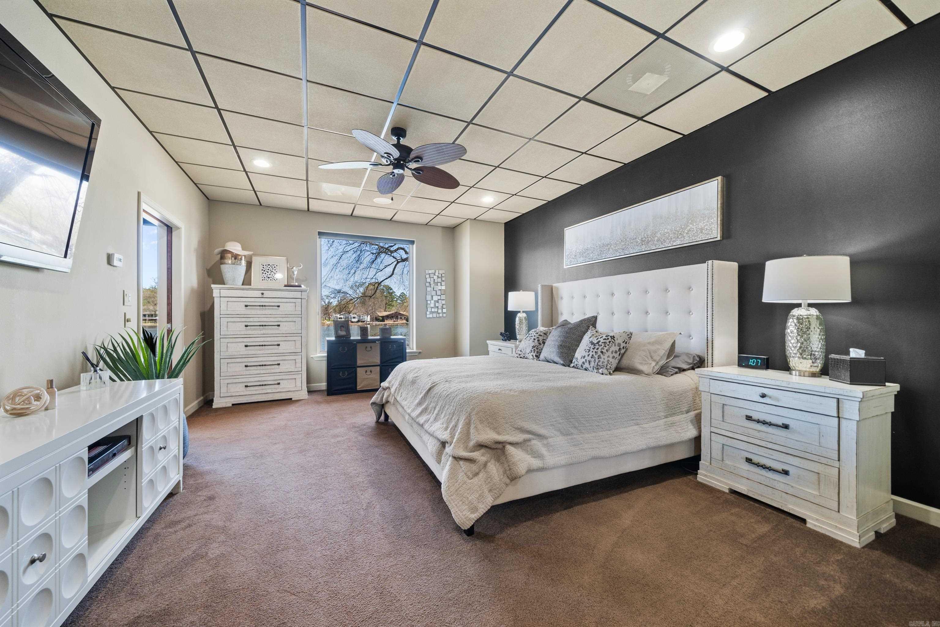 207 & 208 Ski Motel Point