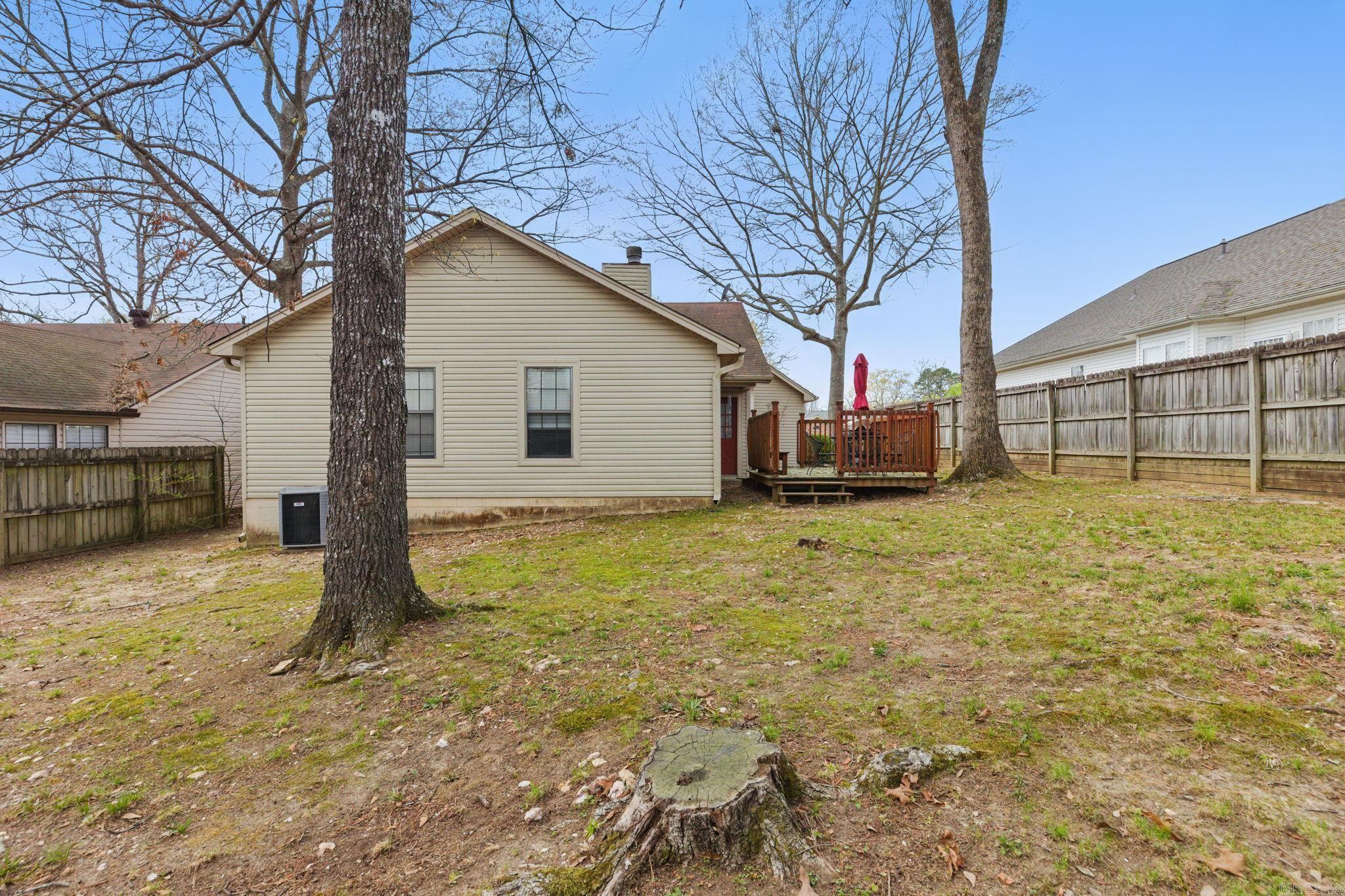 3 Redleaf Cir