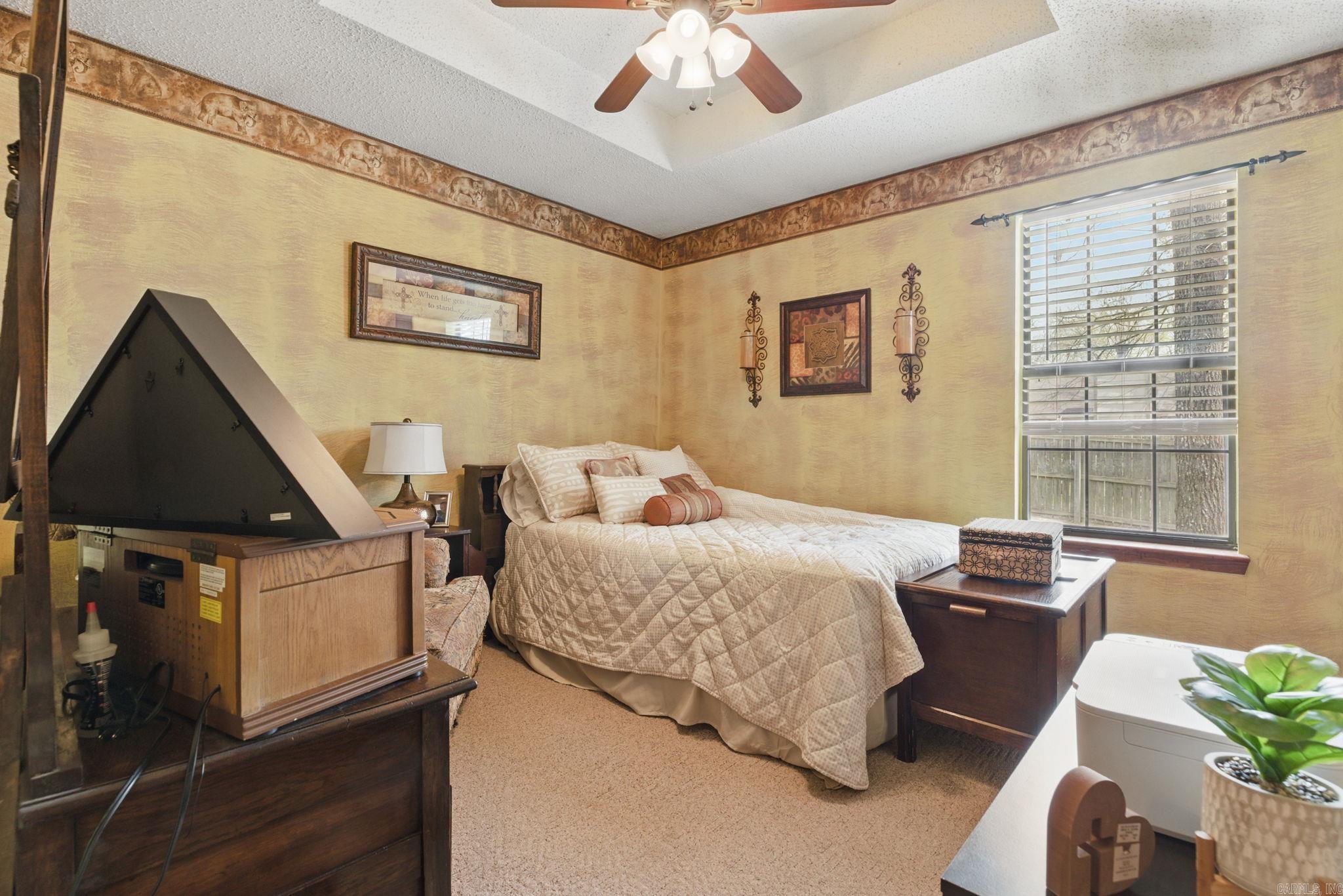 3 Redleaf Cir