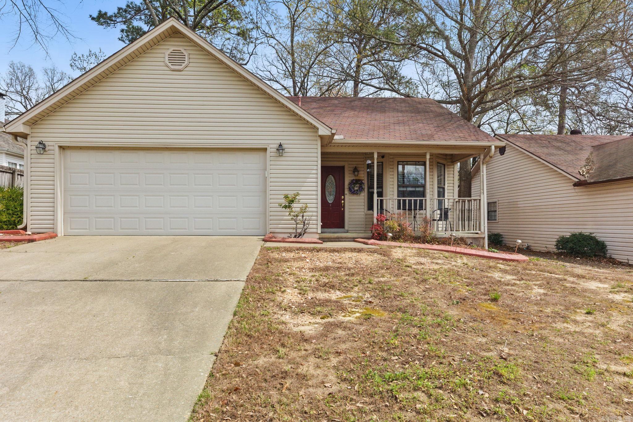 3 Redleaf Cir