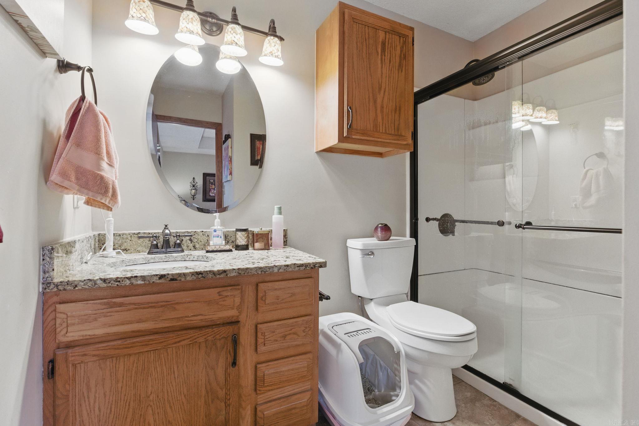 3 Redleaf Cir