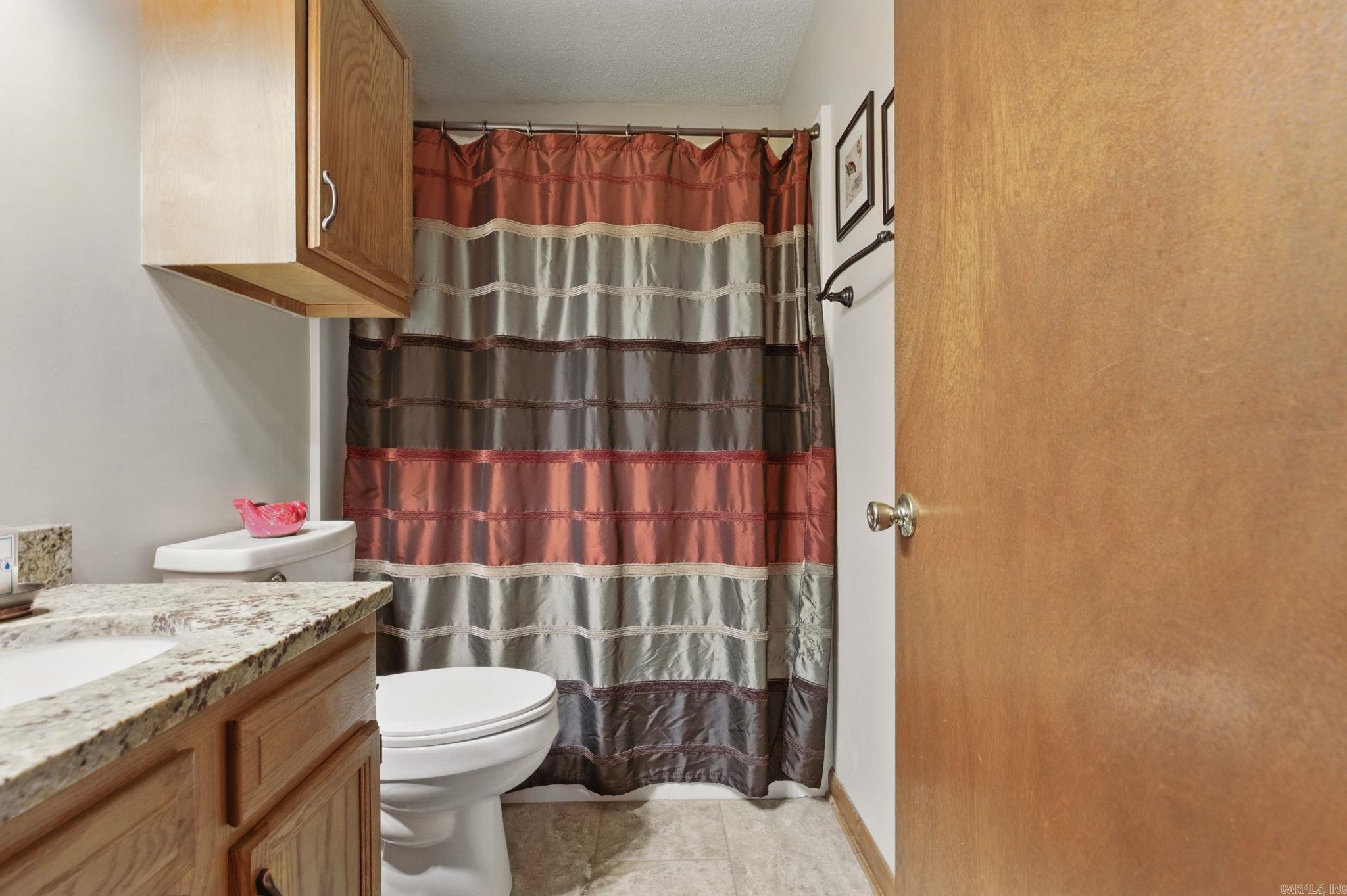 3 Redleaf Cir