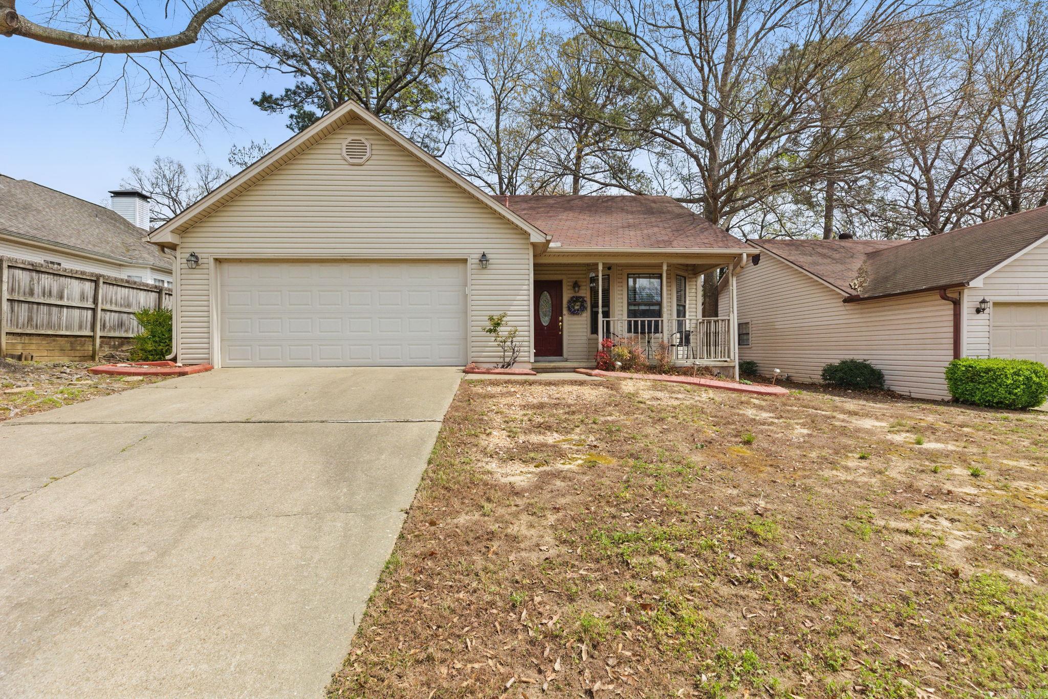3 Redleaf Cir