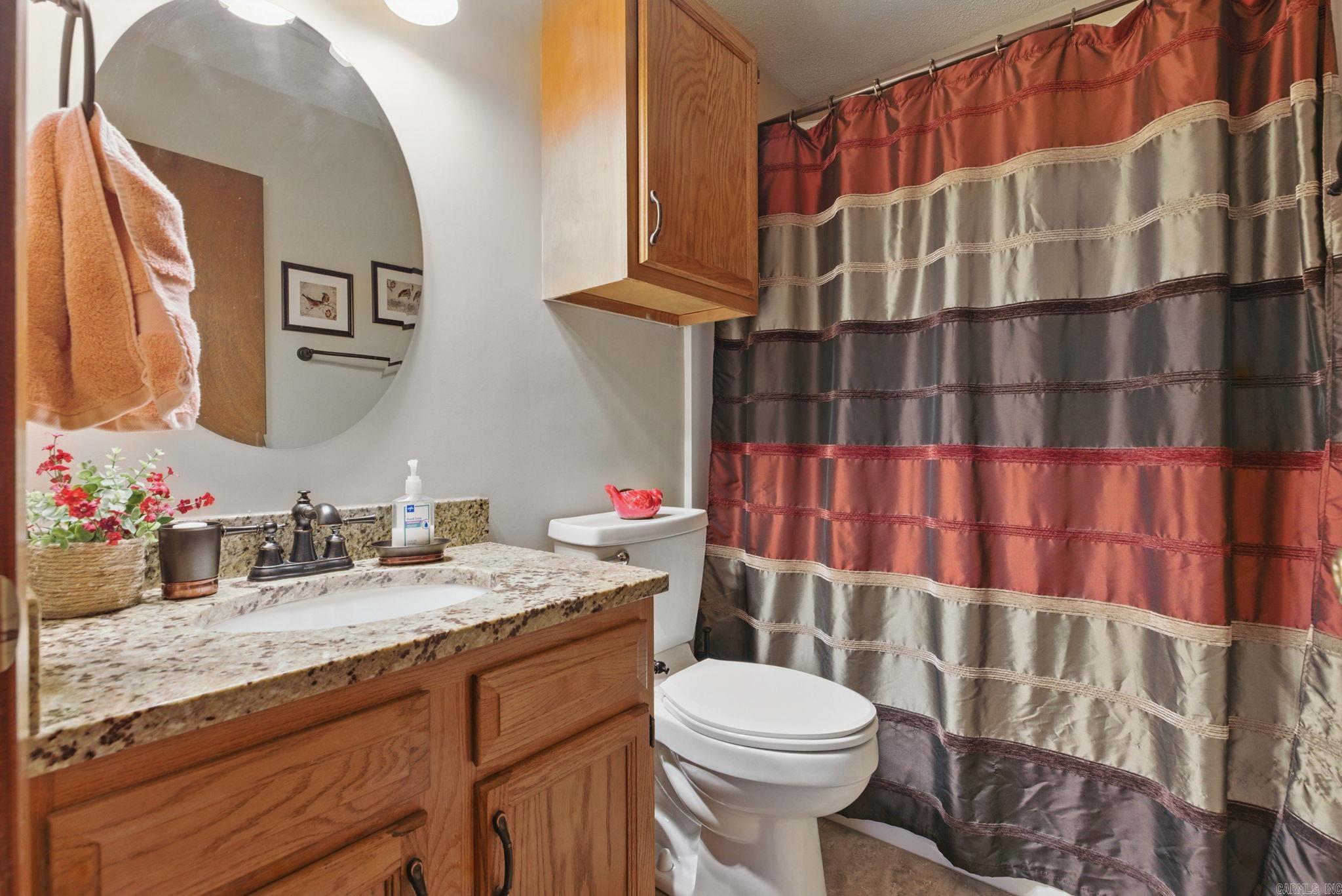 3 Redleaf Cir