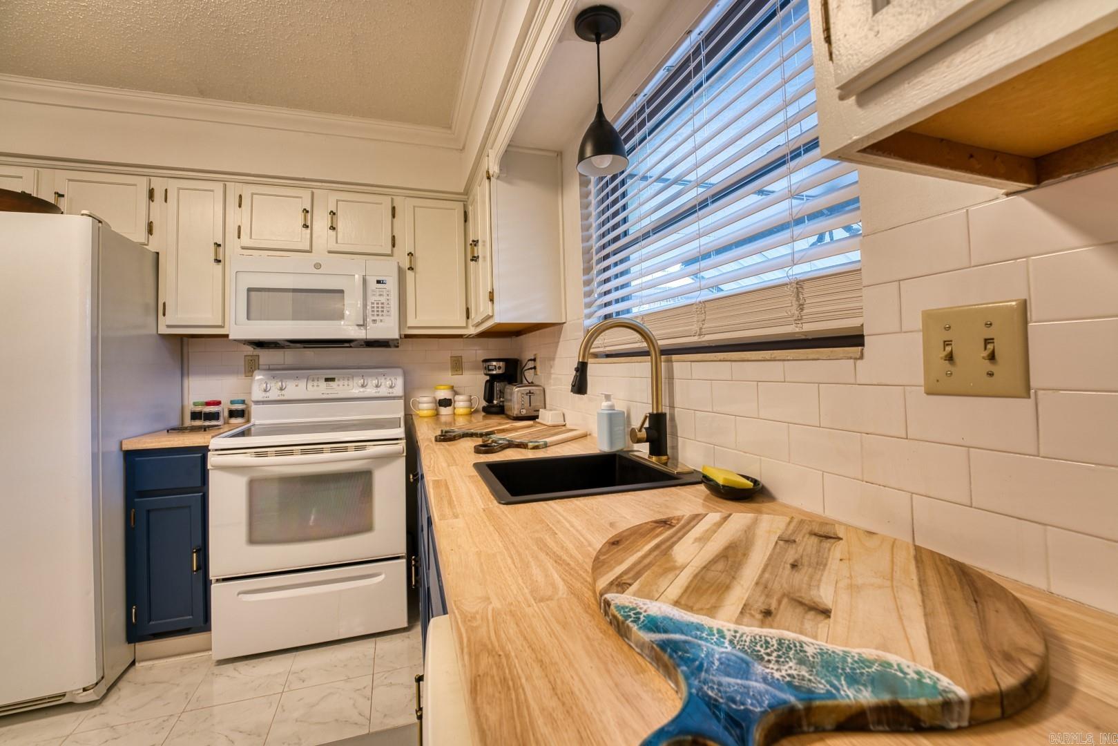 125 Carl Drive, Unit 9