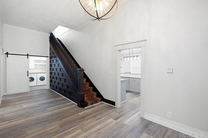 405 Avenue 1 NE