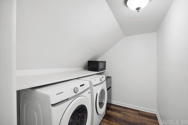 405 Avenue 1 NE