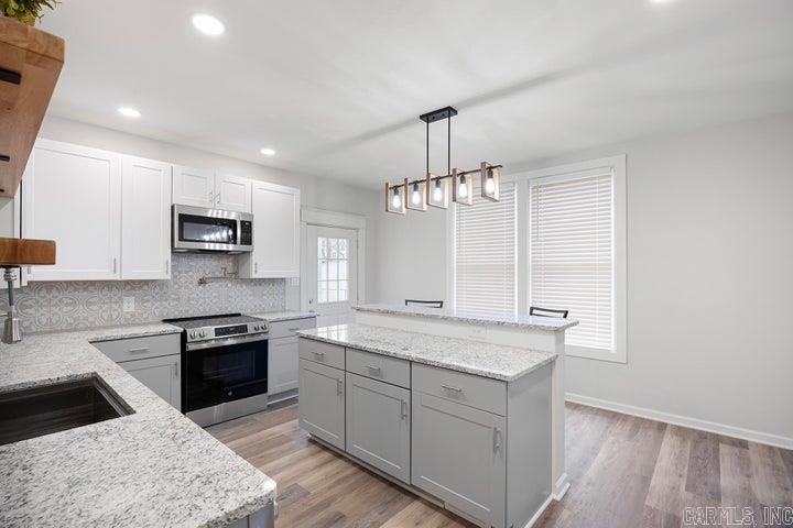 405 Avenue 1 NE
