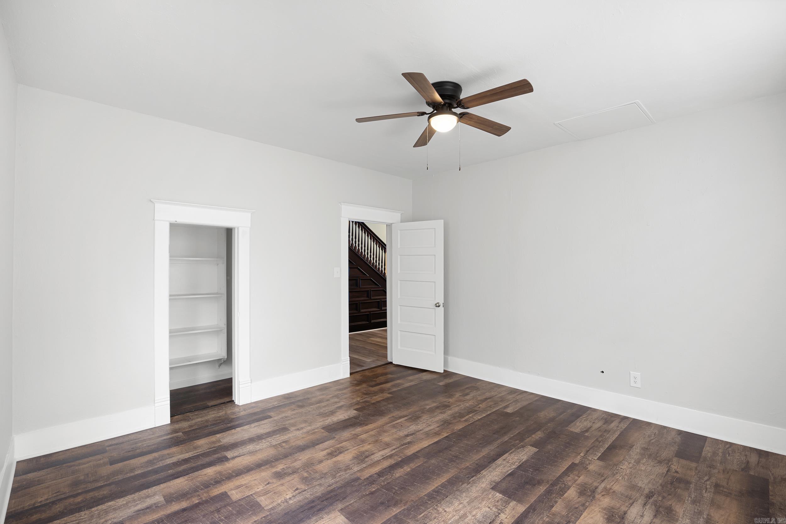 405 Avenue 1 NE