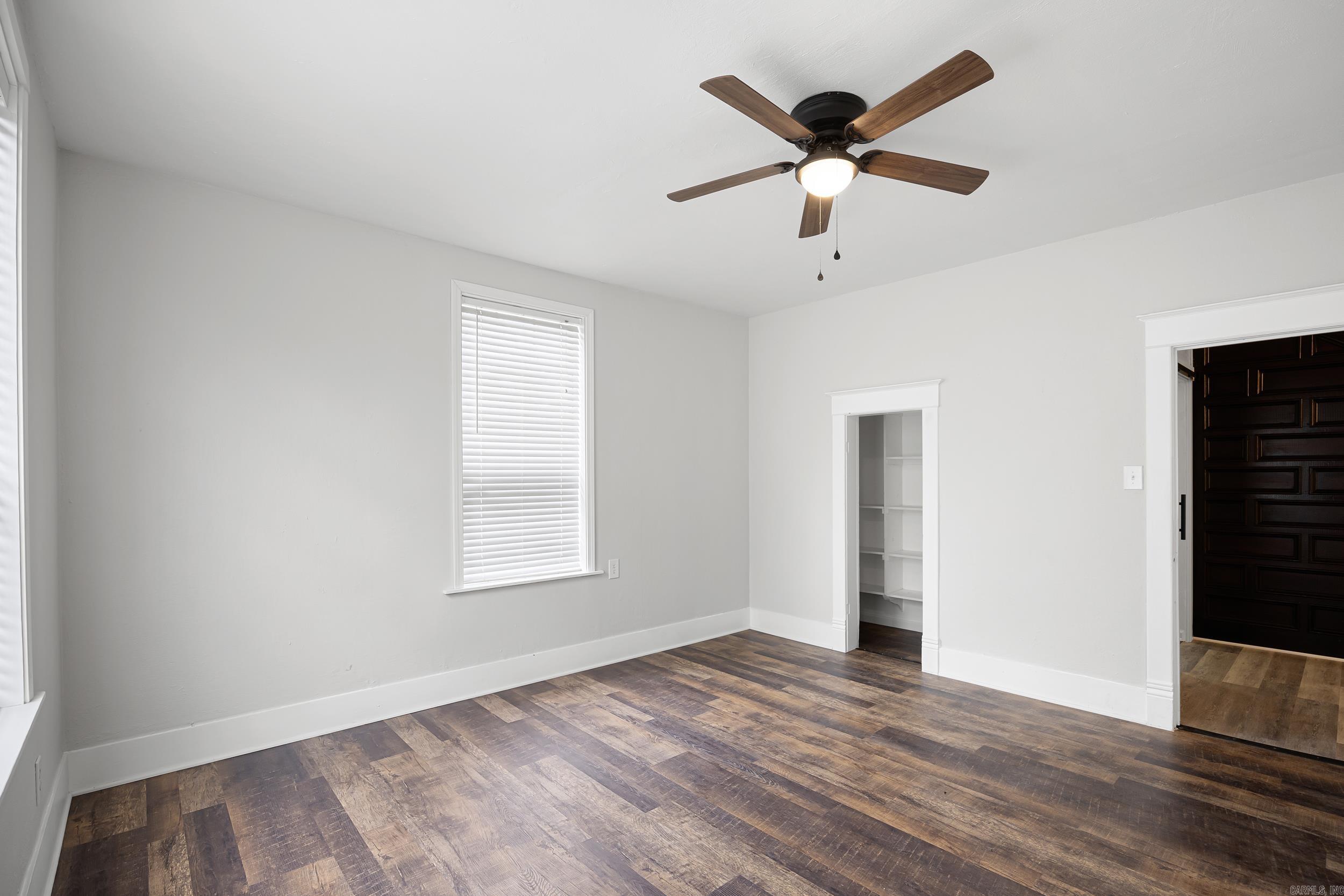405 Avenue 1 NE