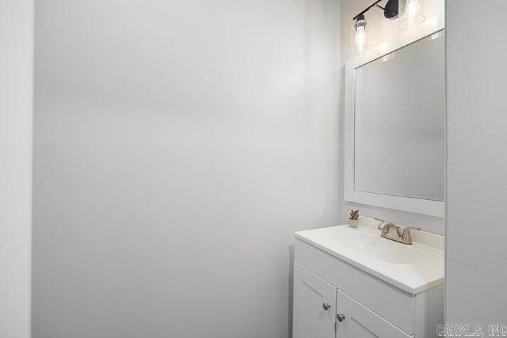 405 Avenue 1 NE