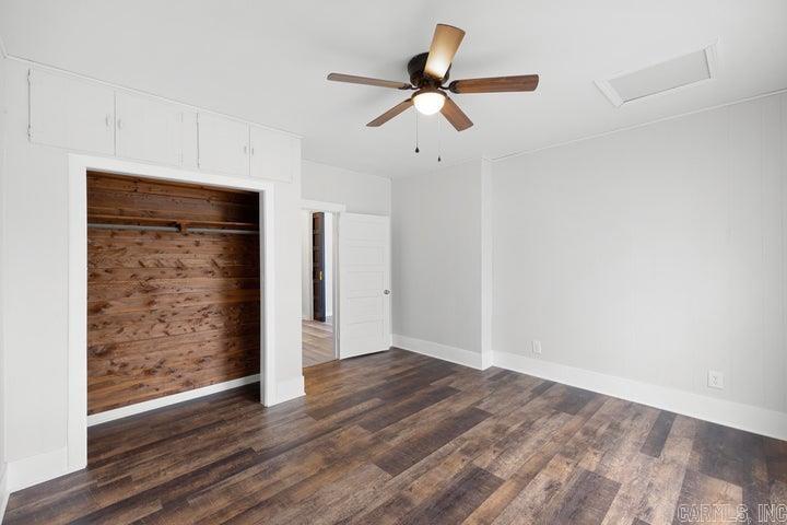 405 Avenue 1 NE